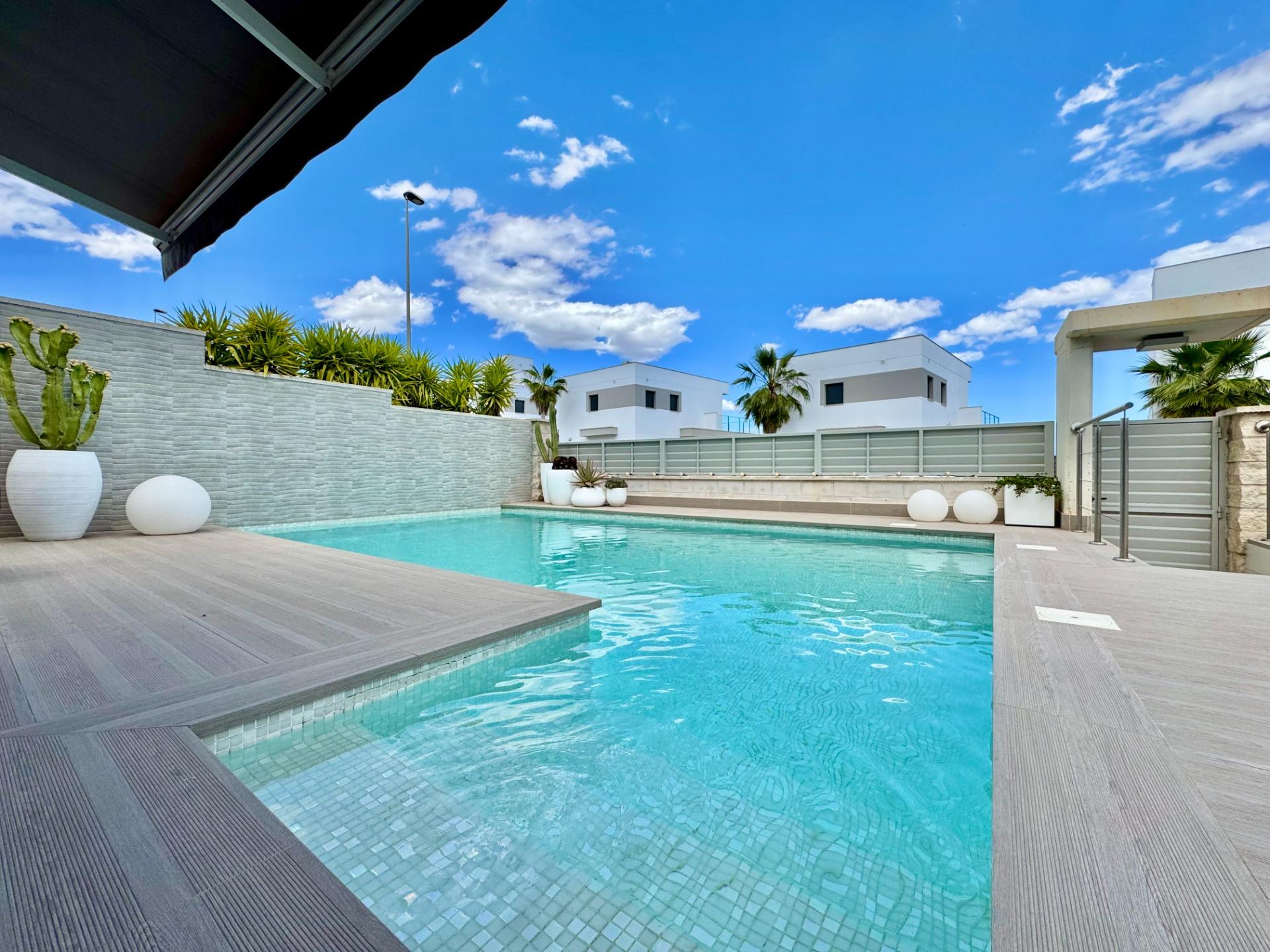 For sale - 4 Bedroom 3 Bathroom Villa in San Miguel de Salinas - Bellavista  - Alicante