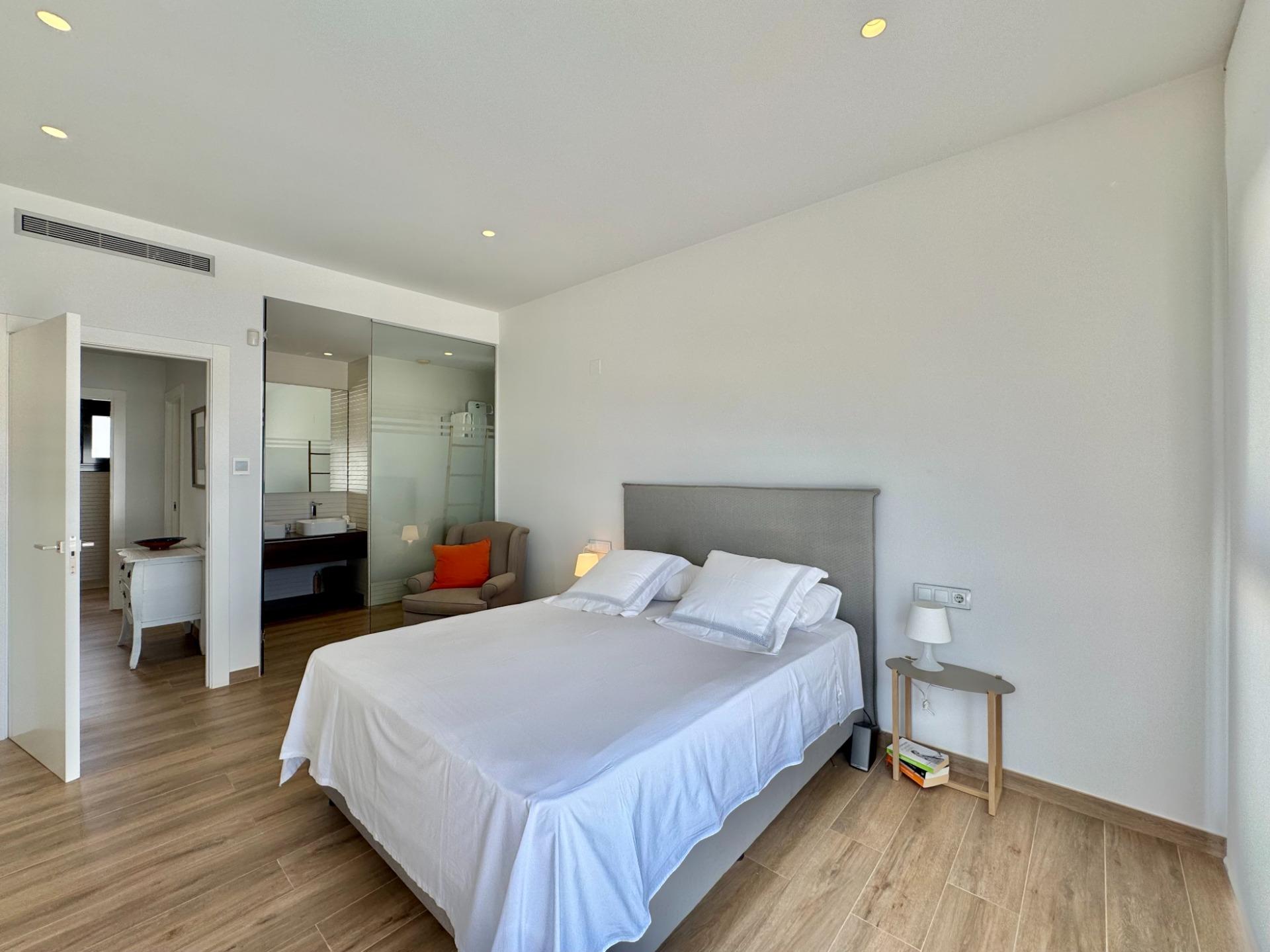 For sale - 4 Bedroom 3 Bathroom Villa in San Miguel de Salinas - Bellavista  - Alicante