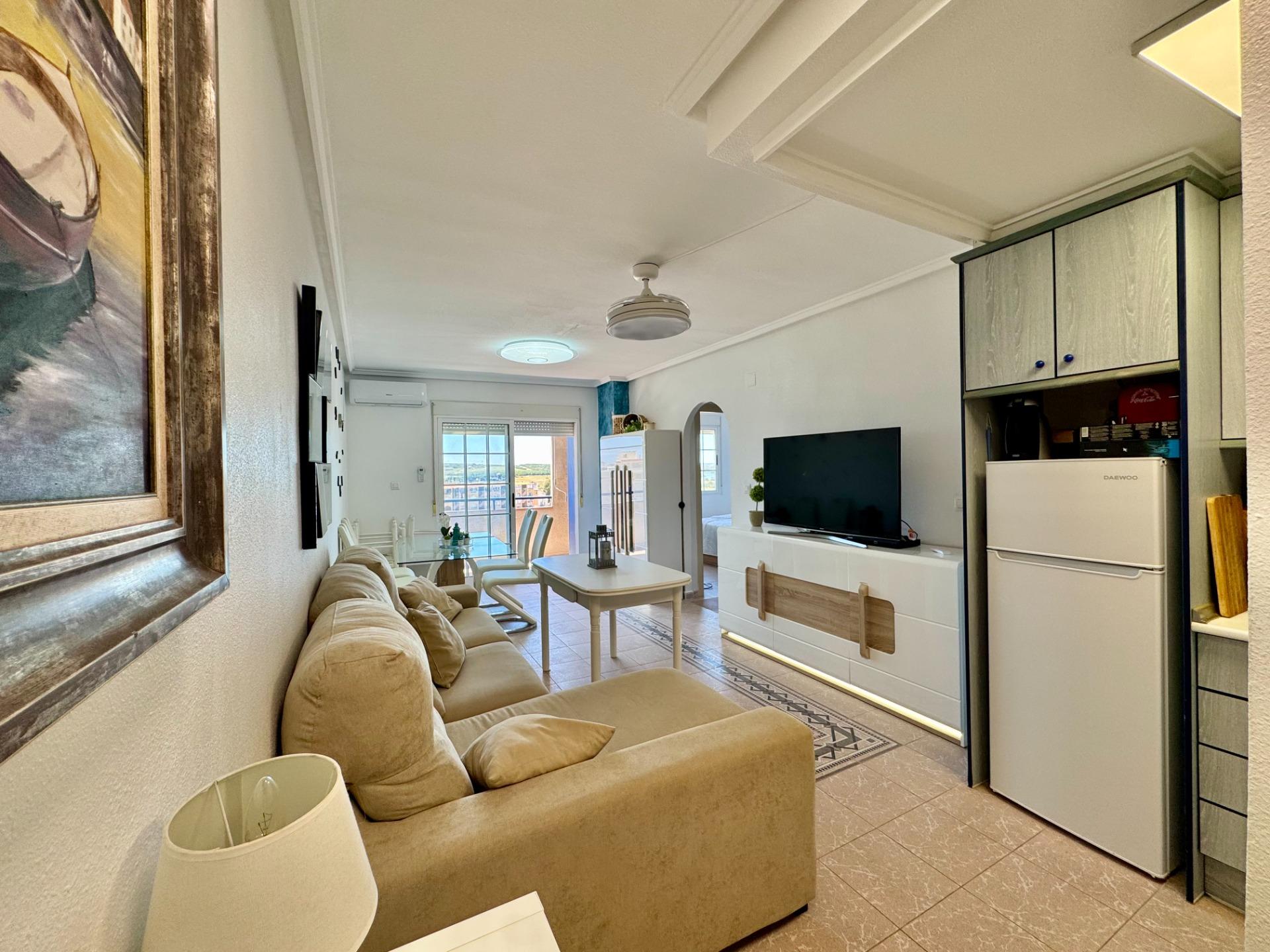 For sale - 2 Bedroom 1 Bathroom Apartment in La Mata - Gaspar Perrelló  - Alicante