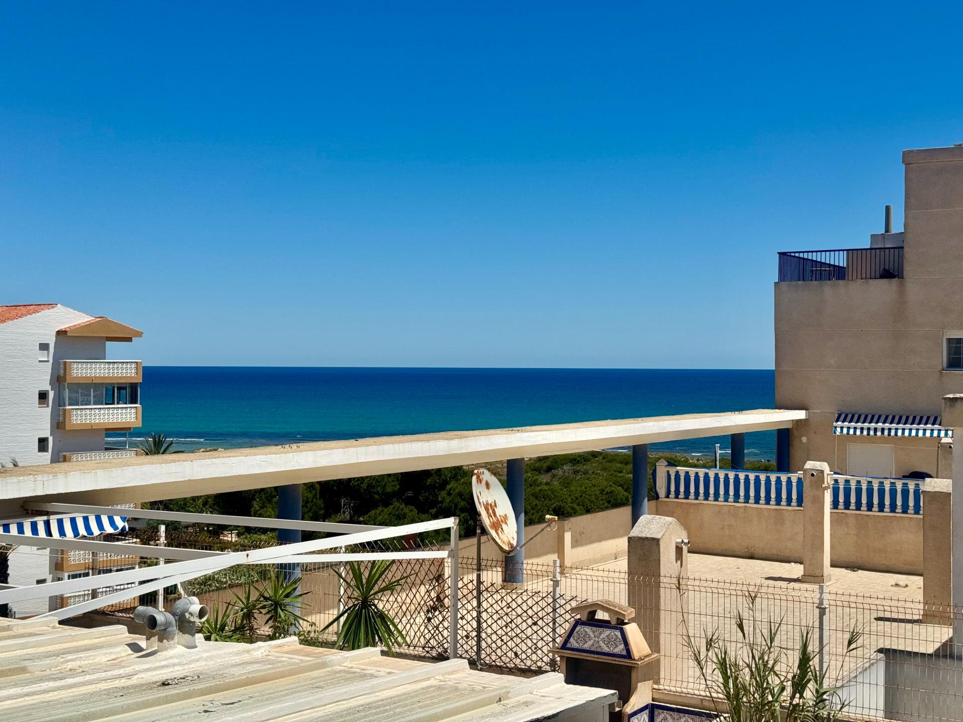 For sale - 2 Bedroom 1 Bathroom Apartment in La Mata - Gaspar Perrelló  - Alicante