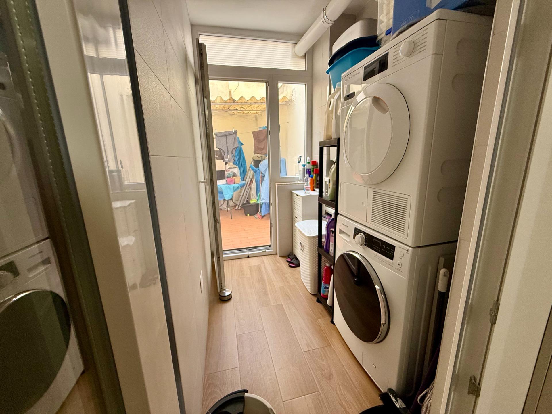 For sale - 3 Bedroom 2 Bathroom Apartment in Torrevieja - Centro  - Alicante