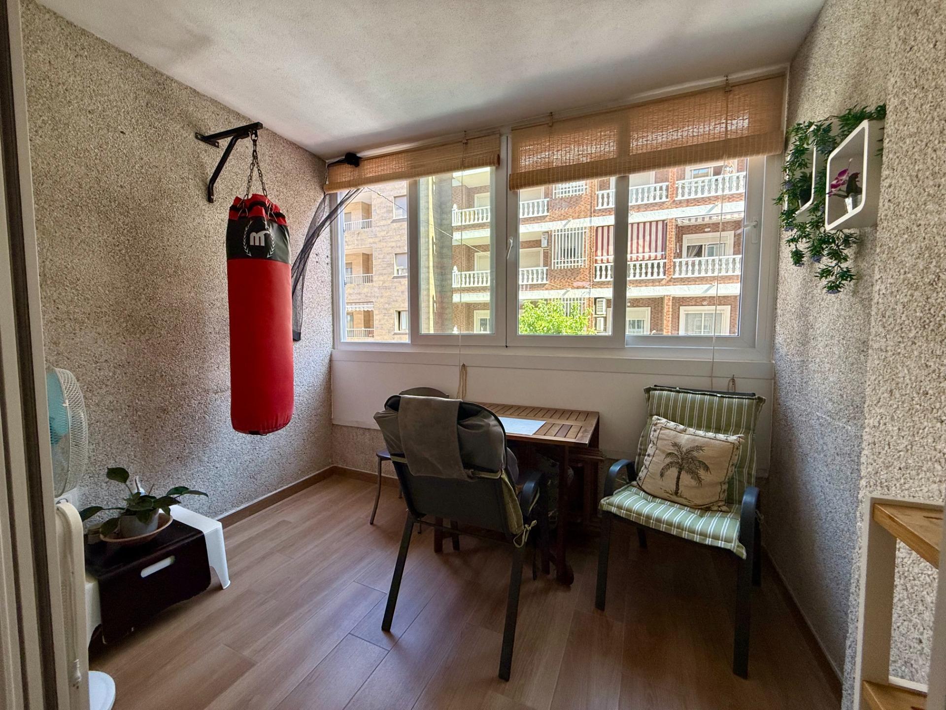 For sale - 3 Bedroom 2 Bathroom Apartment in Torrevieja - Centro  - Alicante