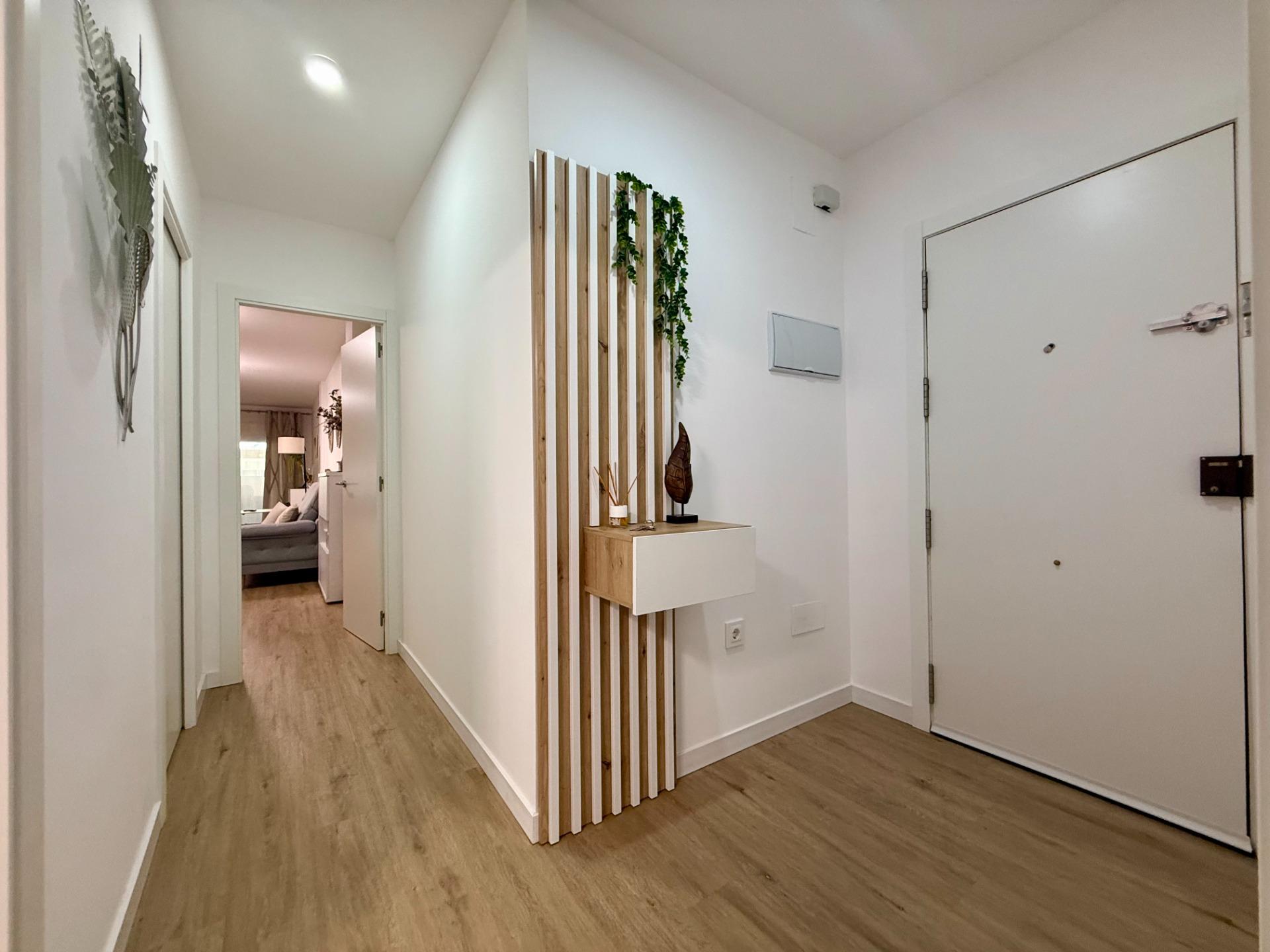 For sale - 3 Bedroom 2 Bathroom Apartment in Torrevieja - Centro  - Alicante