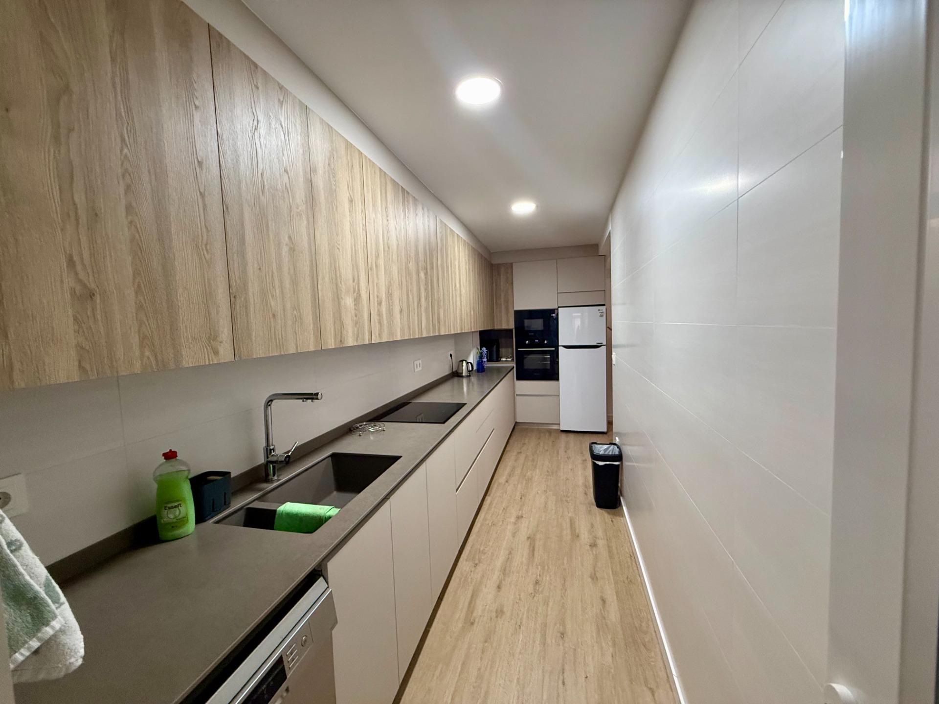 For sale - 3 Bedroom 2 Bathroom Apartment in Torrevieja - Centro  - Alicante