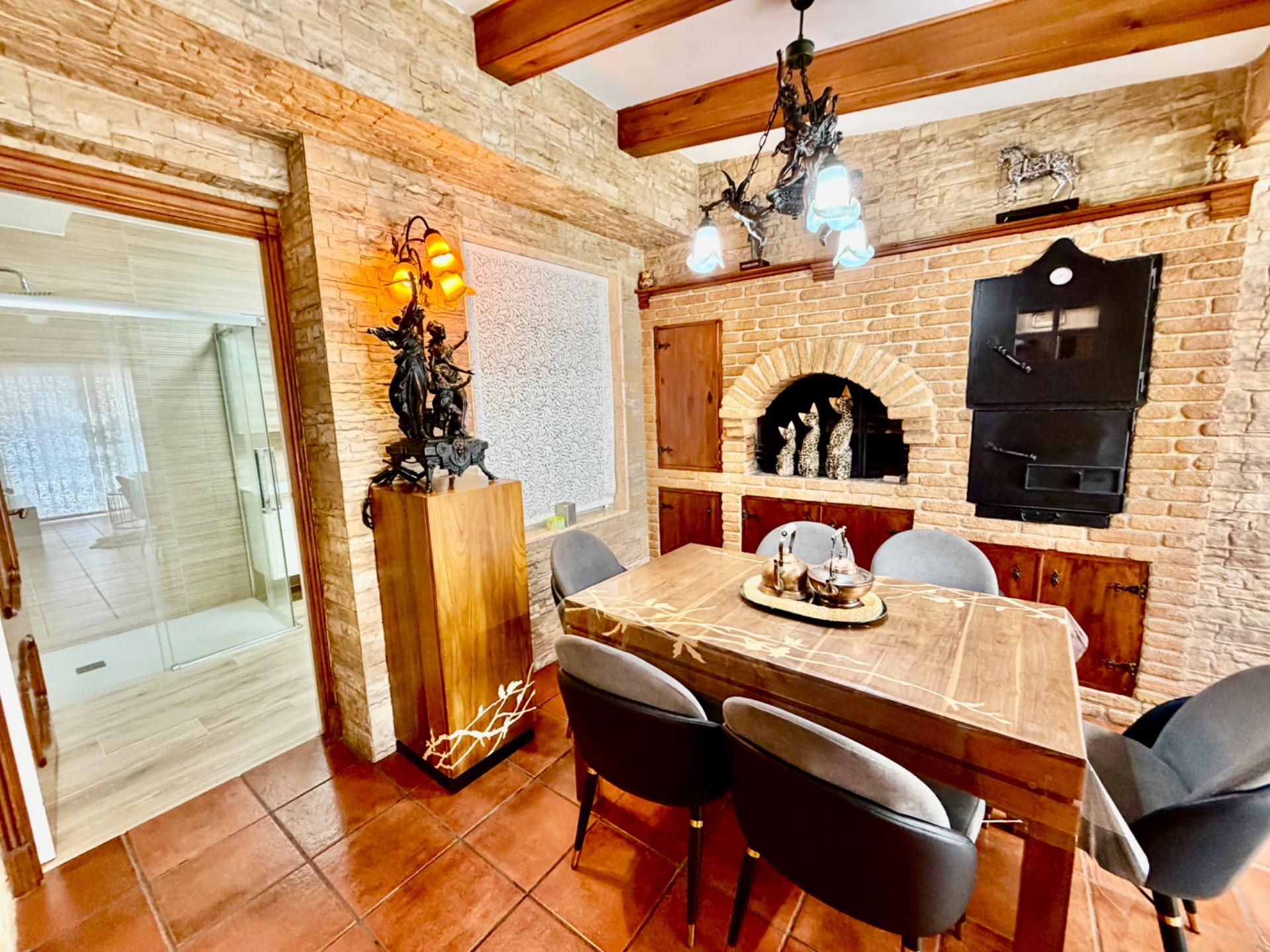 For sale - 4 Bedroom 3 Bathroom Semi Detached in La Zenia  - La Zenia  - Alicante