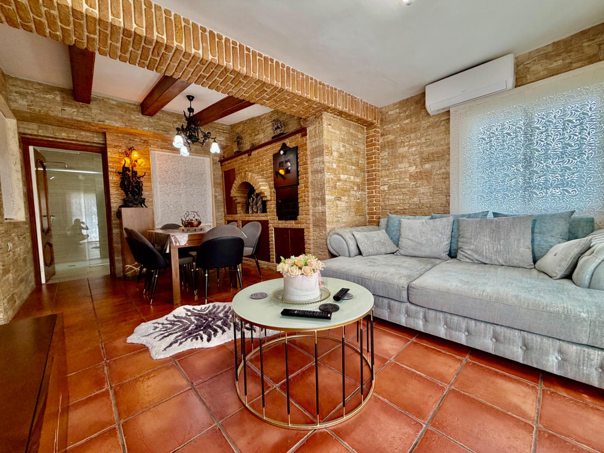For sale - 4 Bedroom 3 Bathroom Semi Detached in La Zenia  - La Zenia  - Alicante