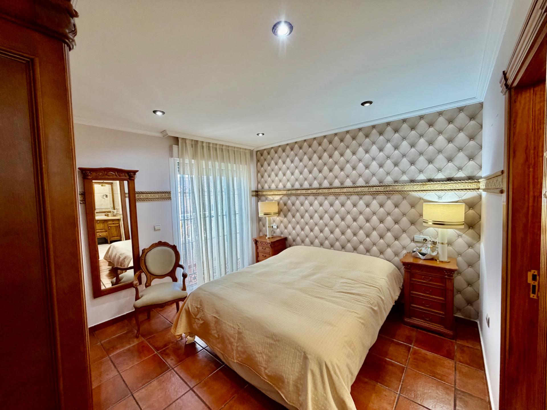 For sale - 4 Bedroom 3 Bathroom Semi Detached in La Zenia  - La Zenia  - Alicante