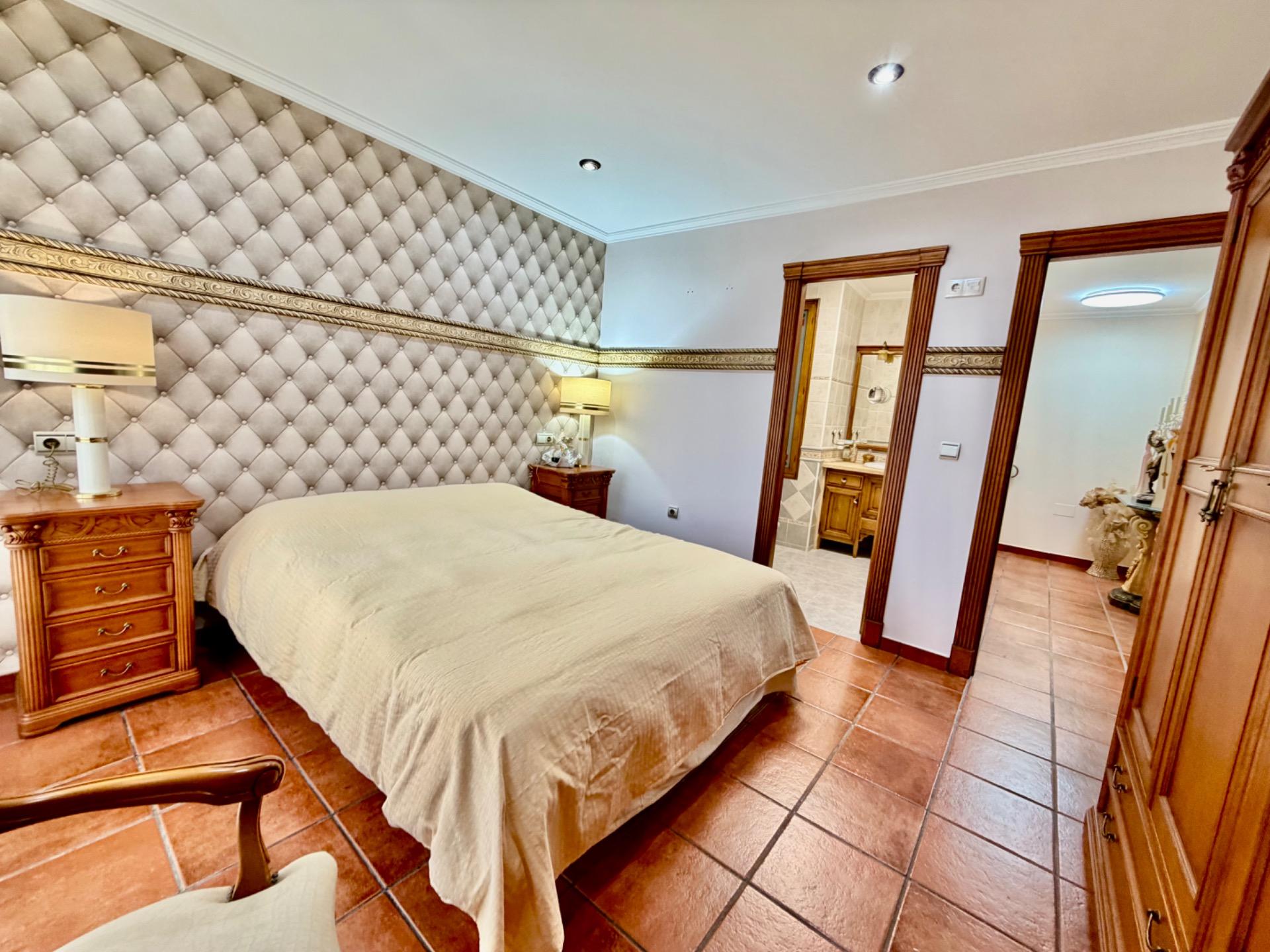 For sale - 4 Bedroom 3 Bathroom Semi Detached in La Zenia  - La Zenia  - Alicante