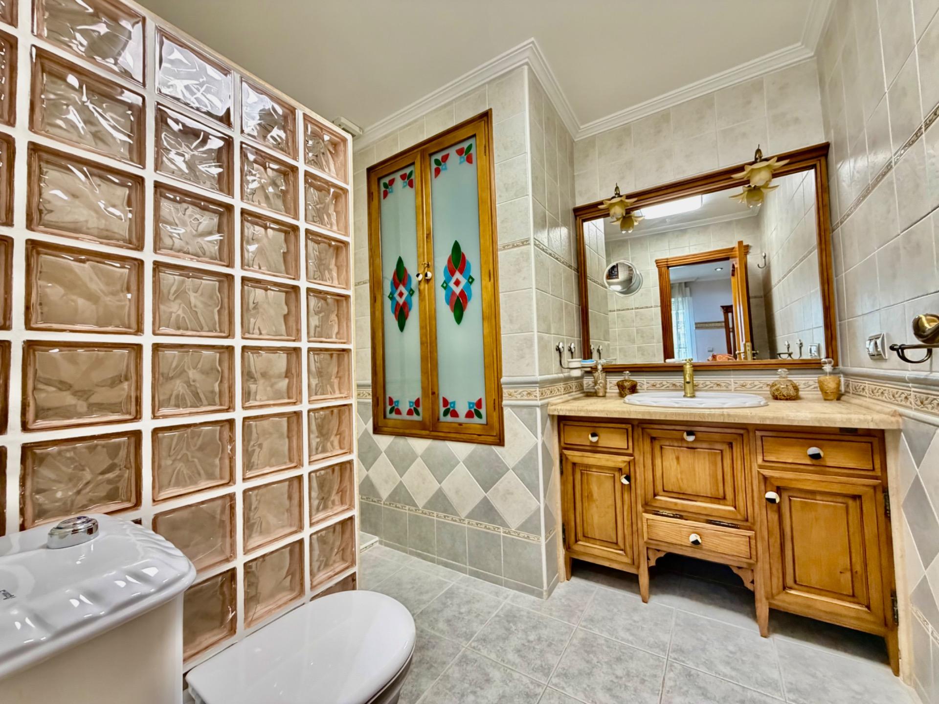 For sale - 4 Bedroom 3 Bathroom Semi Detached in La Zenia  - La Zenia  - Alicante
