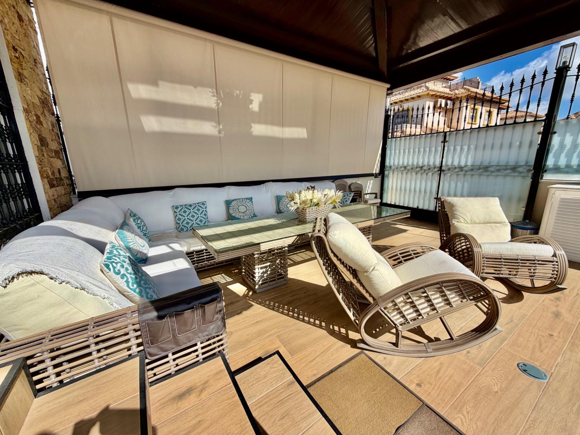 For sale - 4 Bedroom 3 Bathroom Semi Detached in La Zenia  - La Zenia  - Alicante
