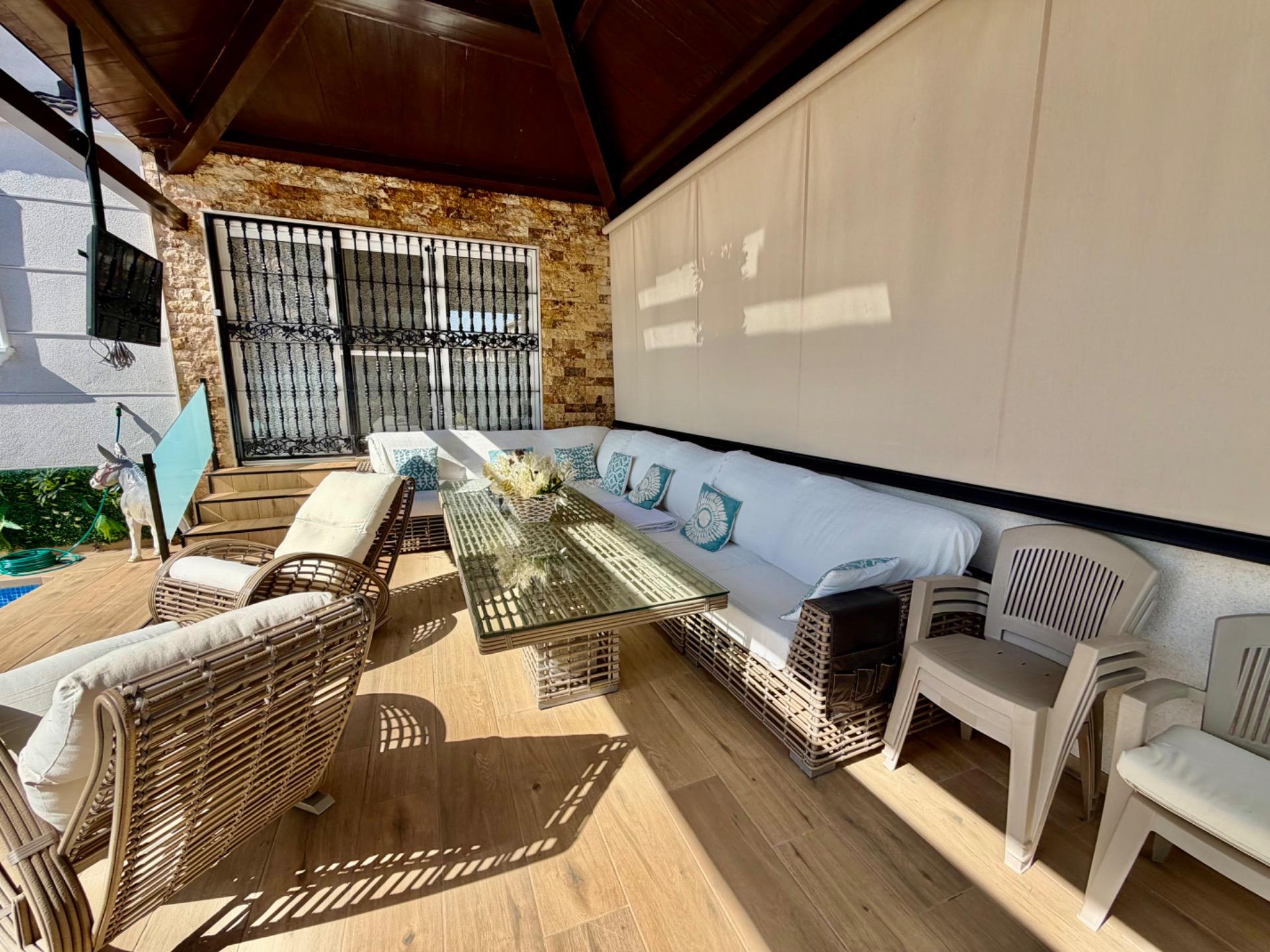 For sale - 4 Bedroom 3 Bathroom Semi Detached in La Zenia  - La Zenia  - Alicante