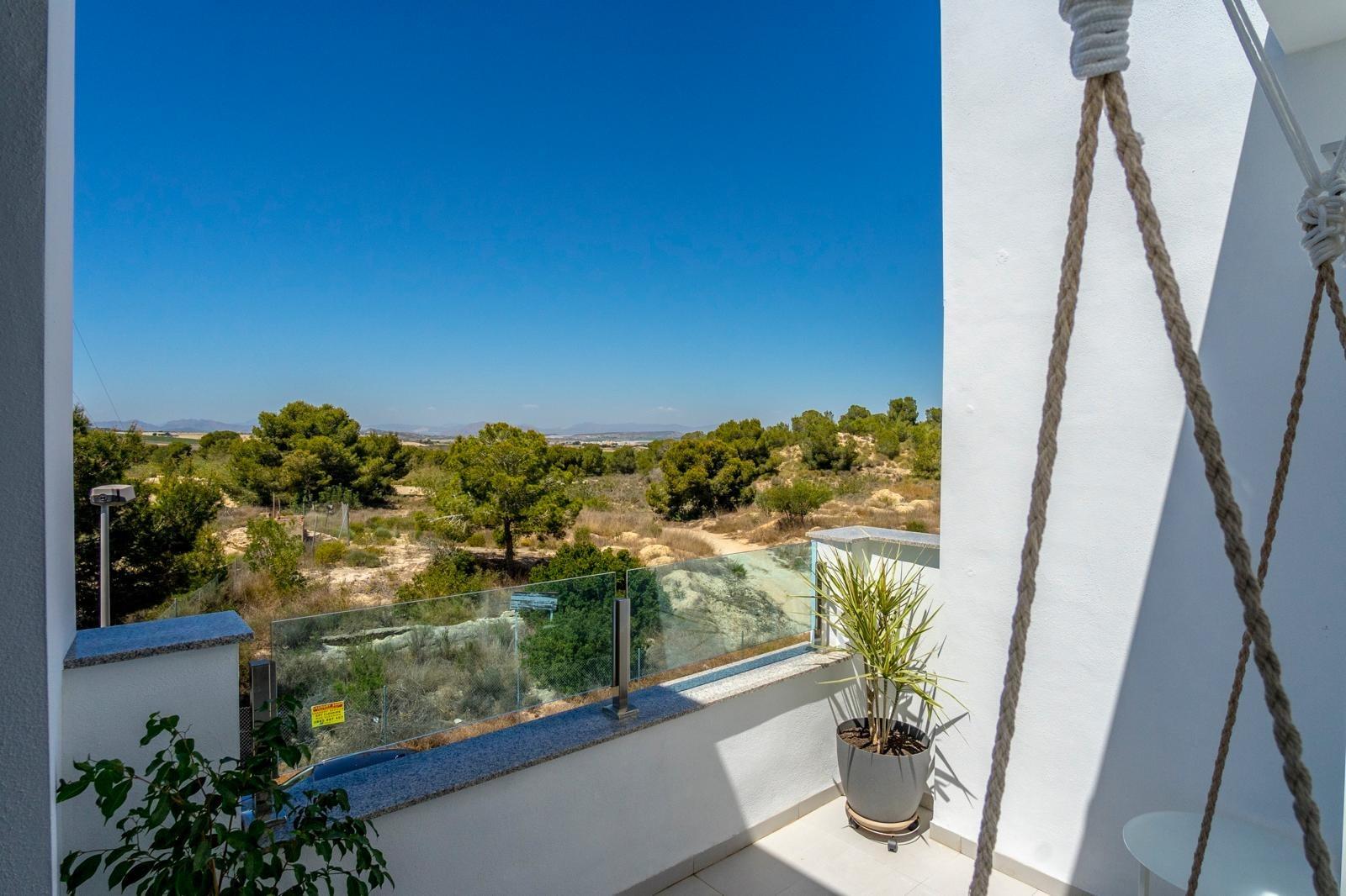 For sale - 3 Bedroom 3 Bathroom Town House in Villamartin - Orihuela Costa  - Alicante