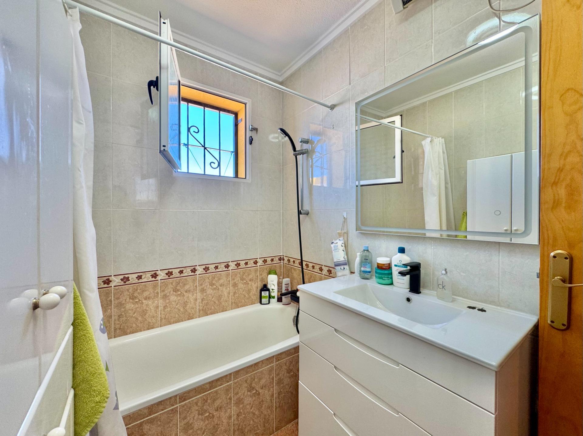 For sale - 3 Bedroom 2 Bathroom Town House in Los Altos  - Los Altos  - Alicante