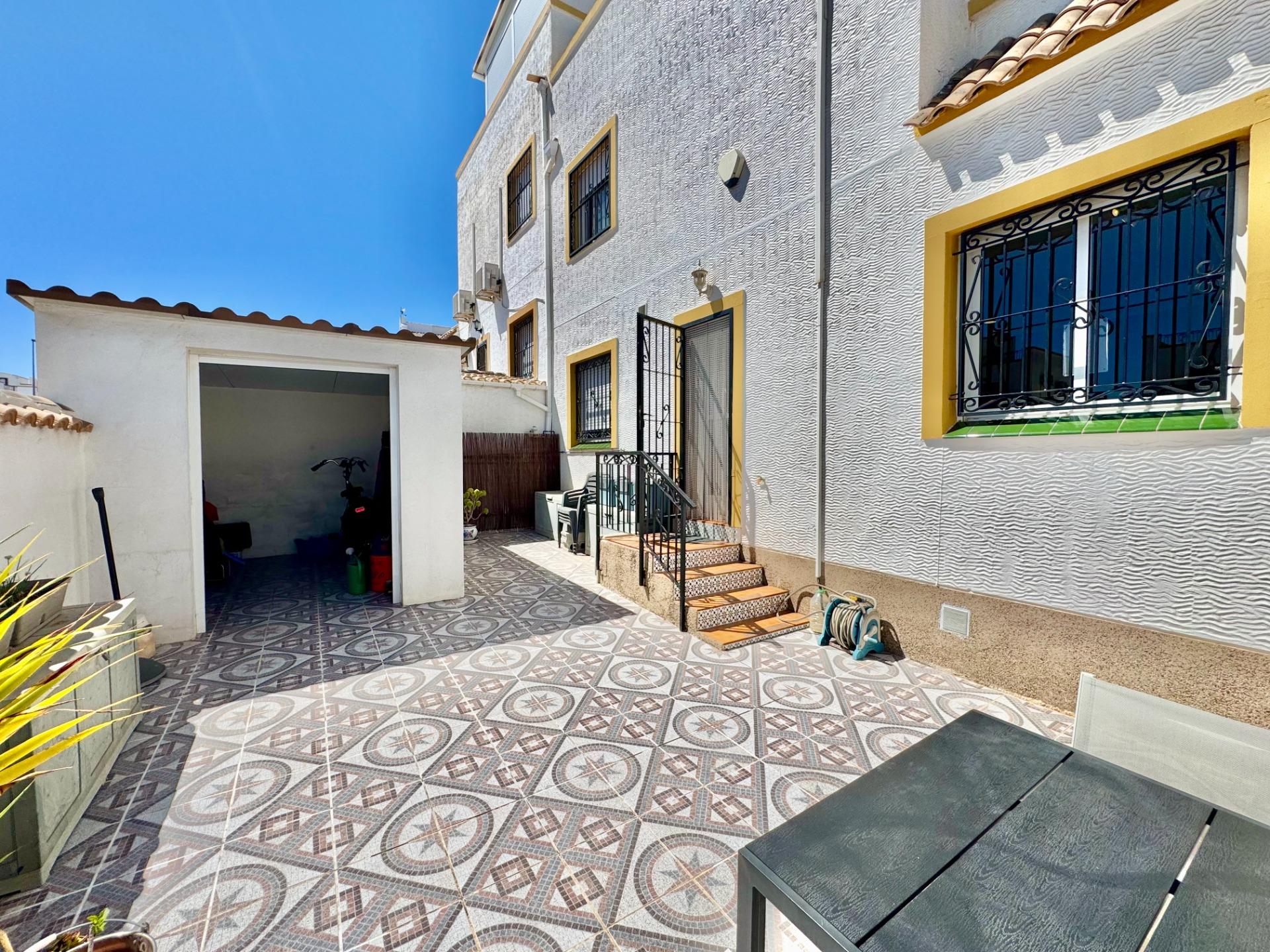 For sale - 3 Bedroom 2 Bathroom Town House in Los Altos  - Los Altos  - Alicante