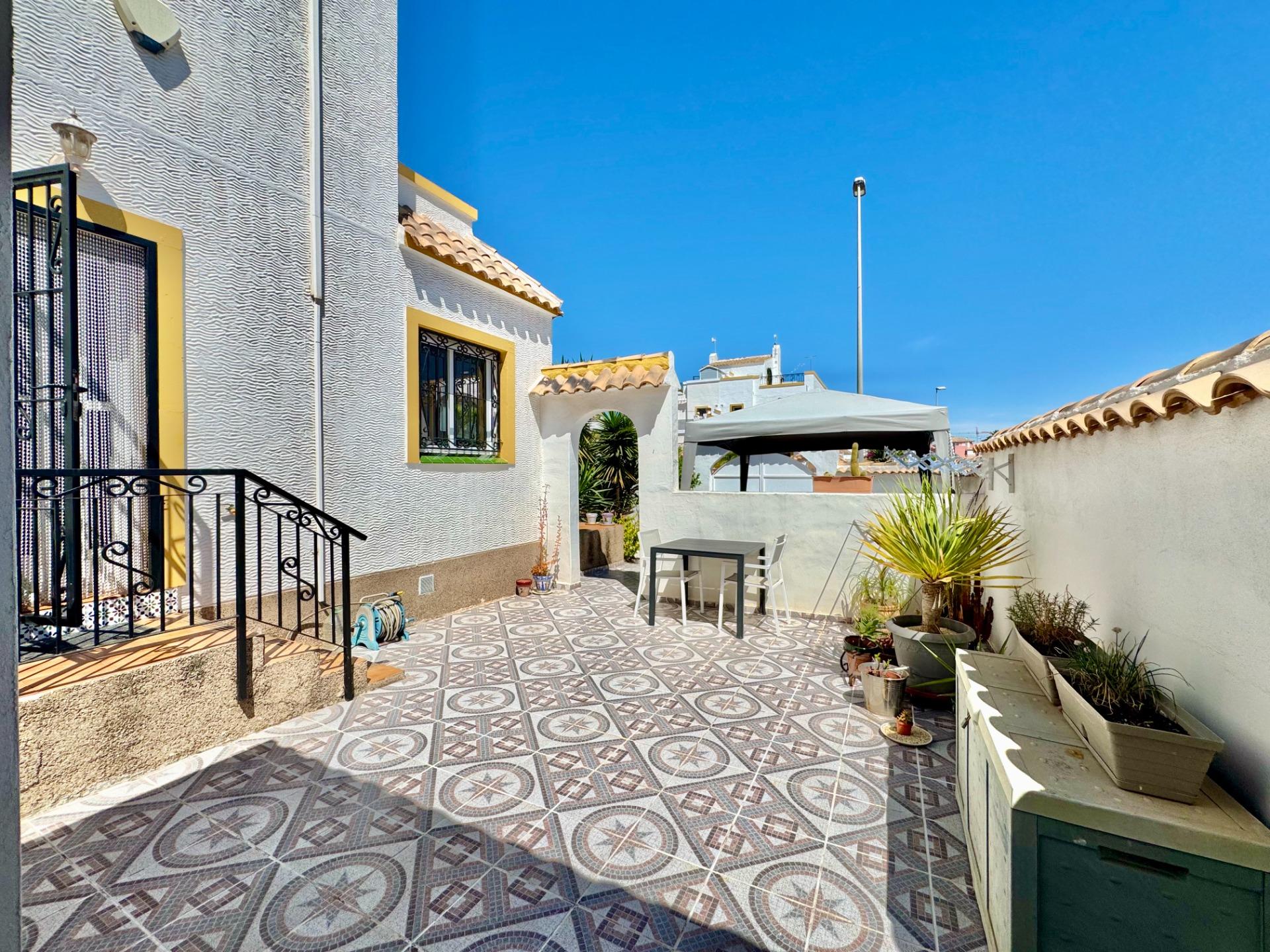 For sale - 3 Bedroom 2 Bathroom Town House in Los Altos  - Los Altos  - Alicante