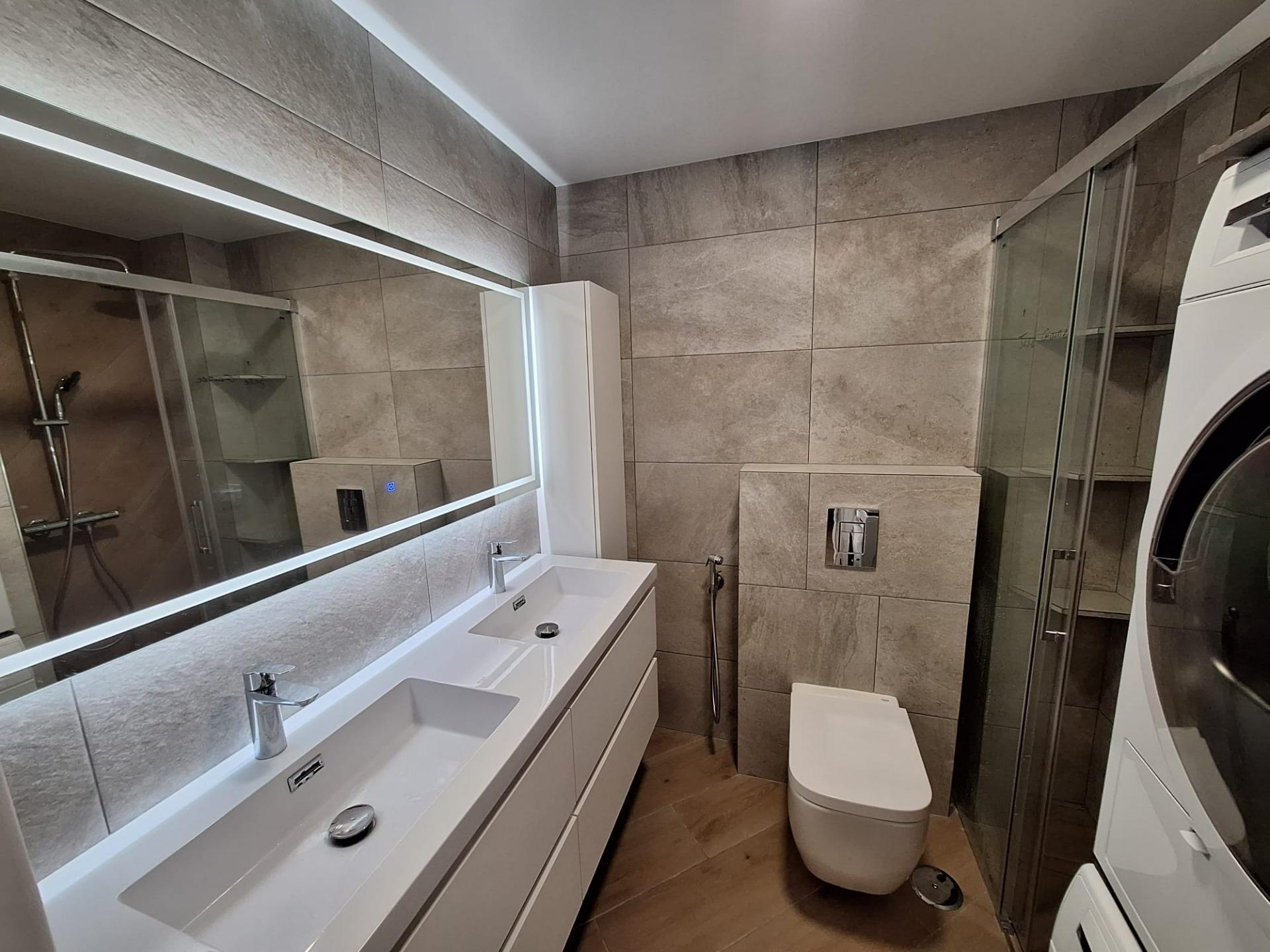 For sale - 3 Bedroom 2 Bathroom Apartment in Torrevieja - Playa De Los Locos  - Alicante