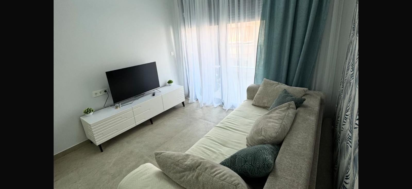 For sale - 2 Bedroom 2 Bathroom Apartment in Torrevieja - Playa Del Cura  - Alicante
