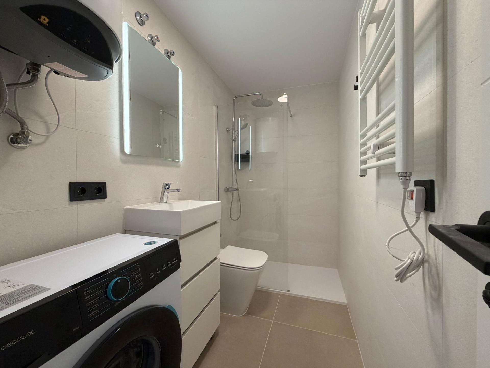 For sale - 2 Bedroom 1 Bathroom Apartment in Torrevieja - Playa Del Cura  - Alicante