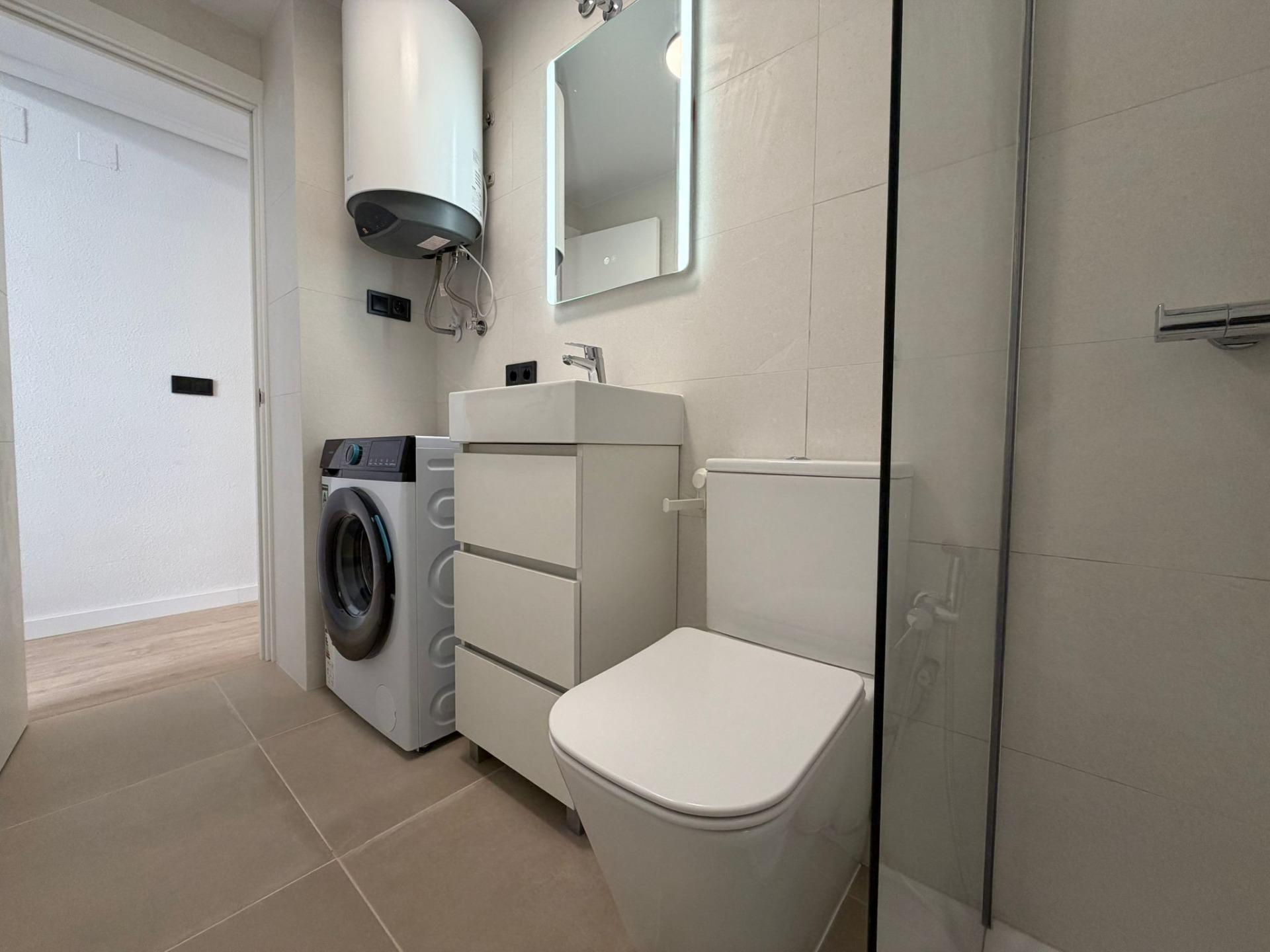 For sale - 2 Bedroom 1 Bathroom Apartment in Torrevieja - Playa Del Cura  - Alicante