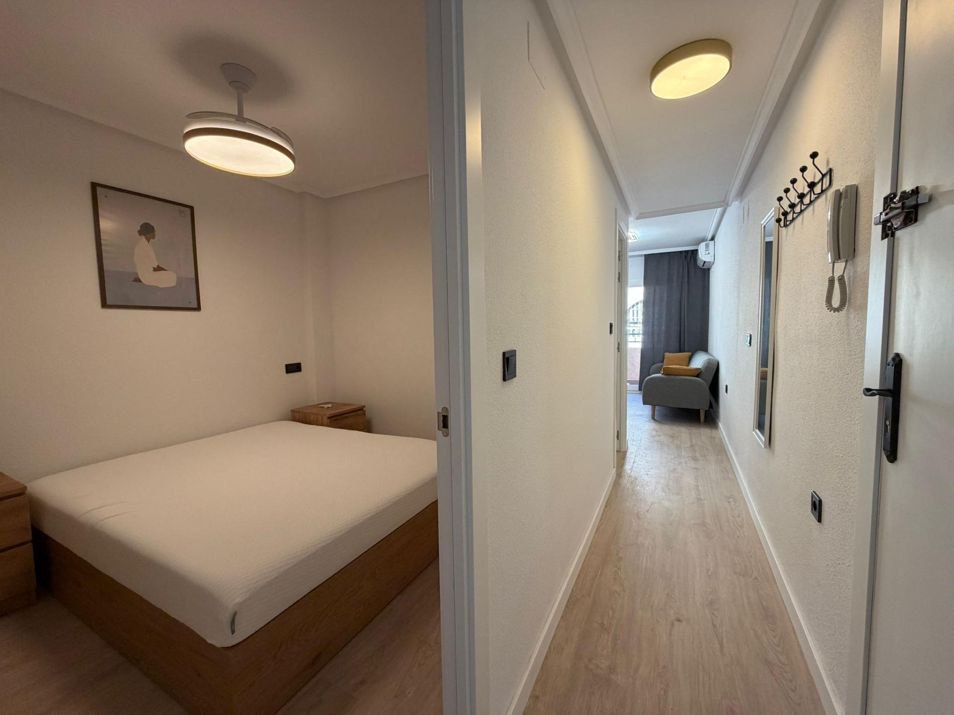 For sale - 2 Bedroom 1 Bathroom Apartment in Torrevieja - Playa Del Cura  - Alicante