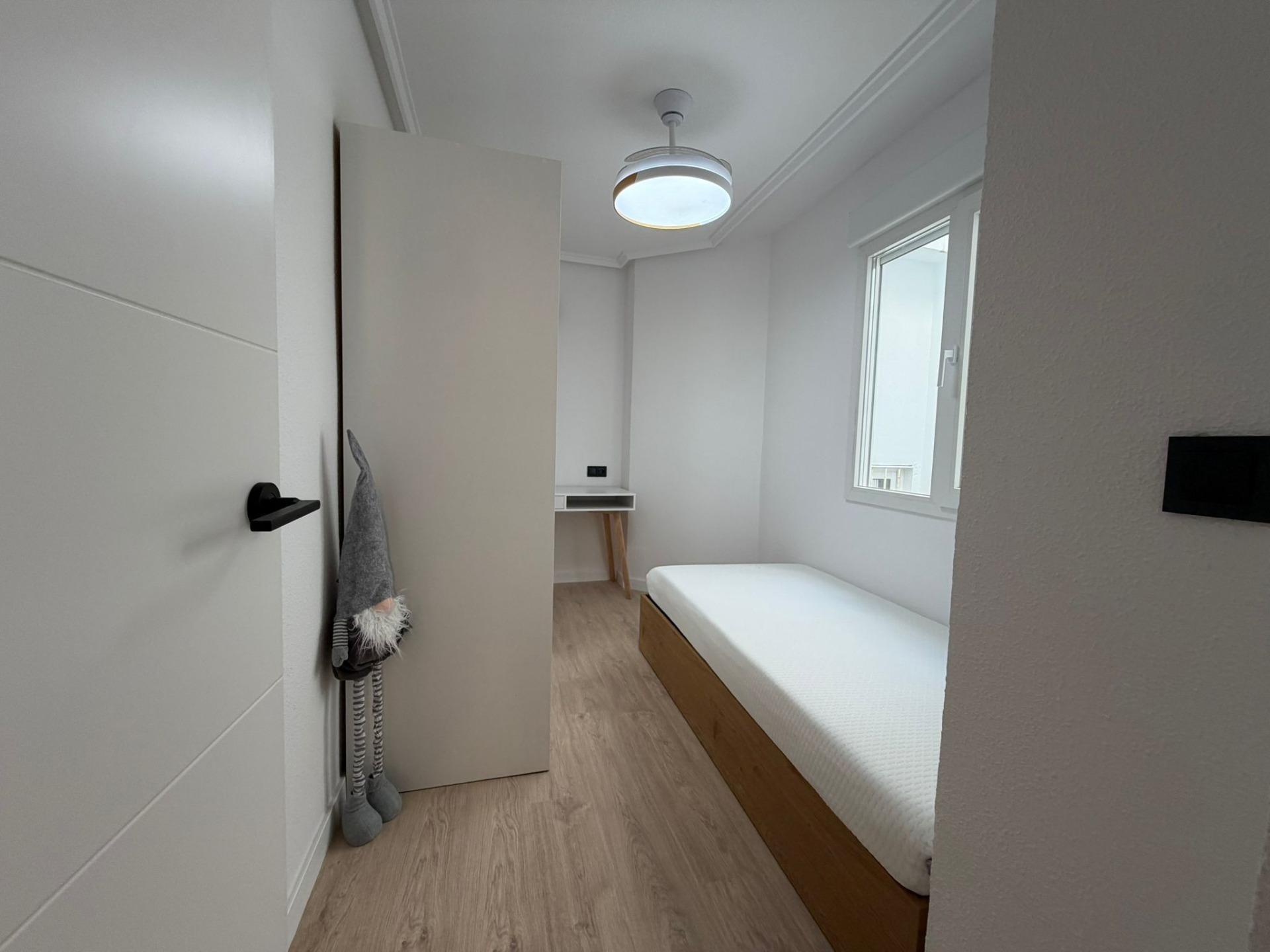For sale - 2 Bedroom 1 Bathroom Apartment in Torrevieja - Playa Del Cura  - Alicante