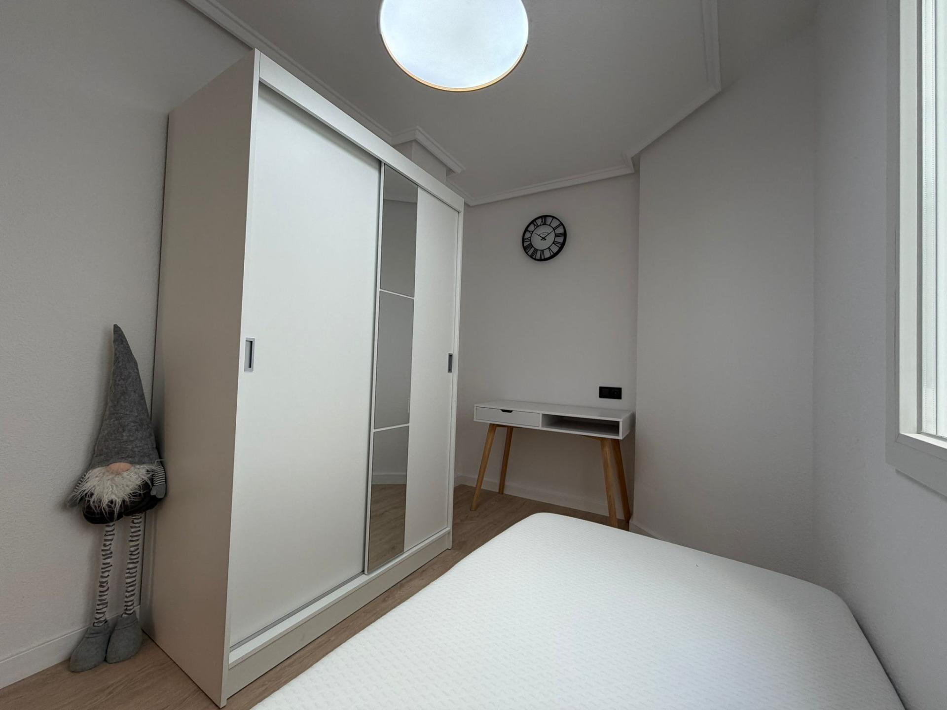 For sale - 2 Bedroom 1 Bathroom Apartment in Torrevieja - Playa Del Cura  - Alicante