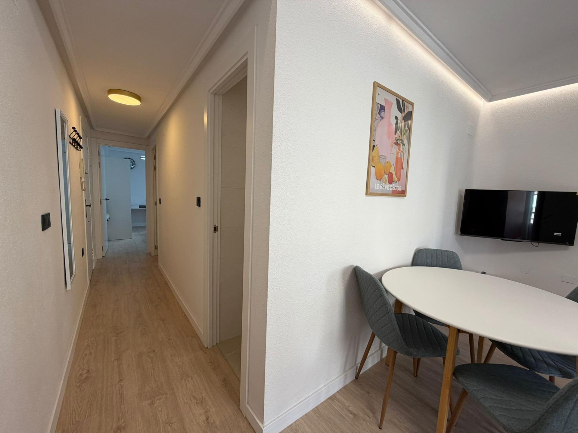 For sale - 2 Bedroom 1 Bathroom Apartment in Torrevieja - Playa Del Cura  - Alicante
