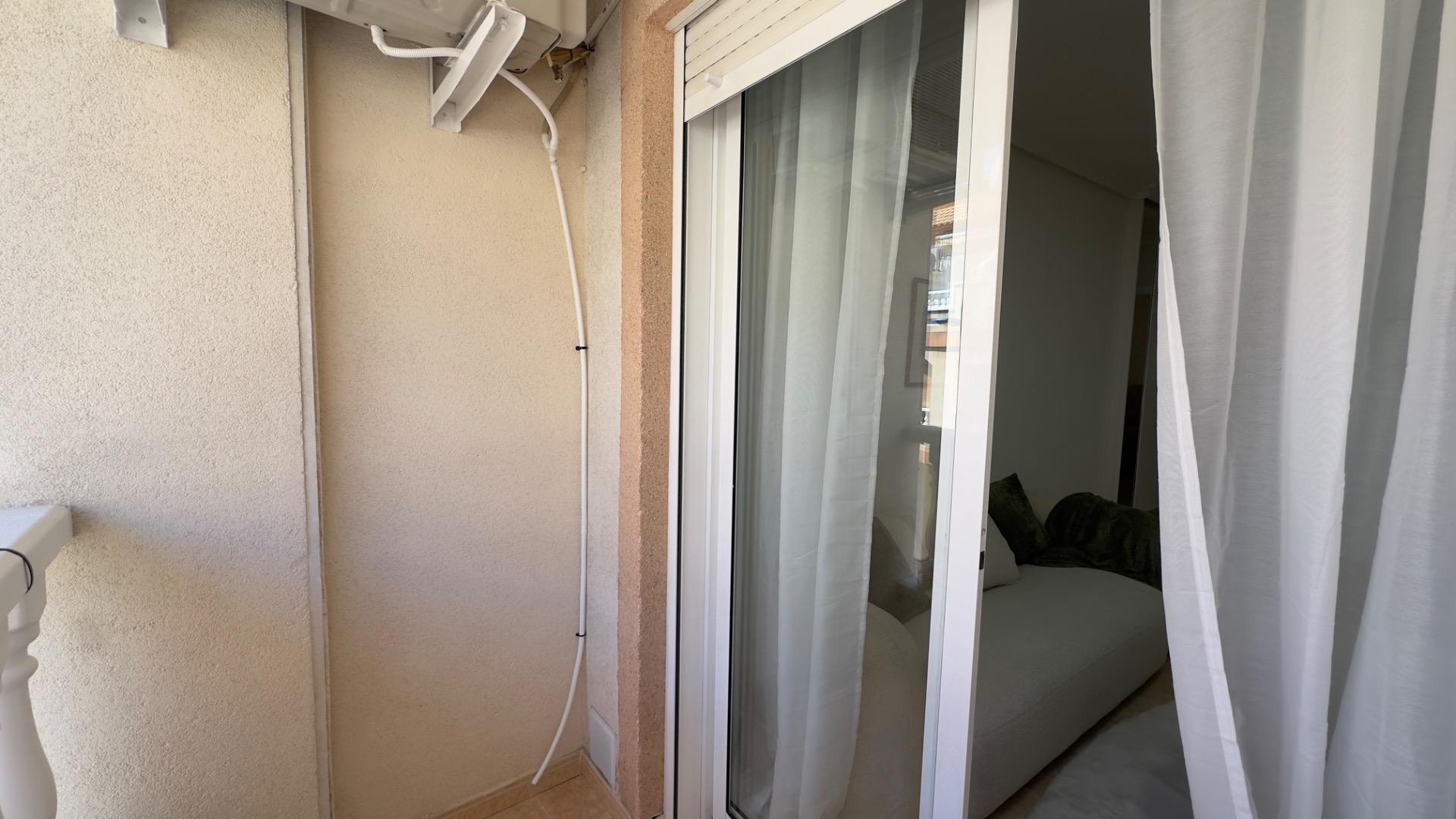For sale - 2 Bedroom 1 Bathroom Apartment in Torrevieja - Centro  - Alicante