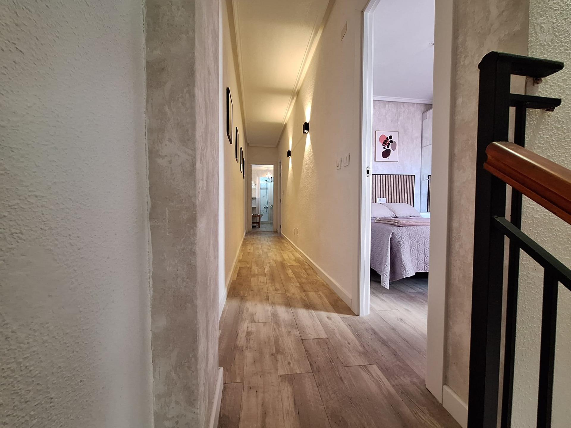 For sale - 3 Bedroom 2 Bathroom Apartment in Torrevieja - Centro  - Alicante
