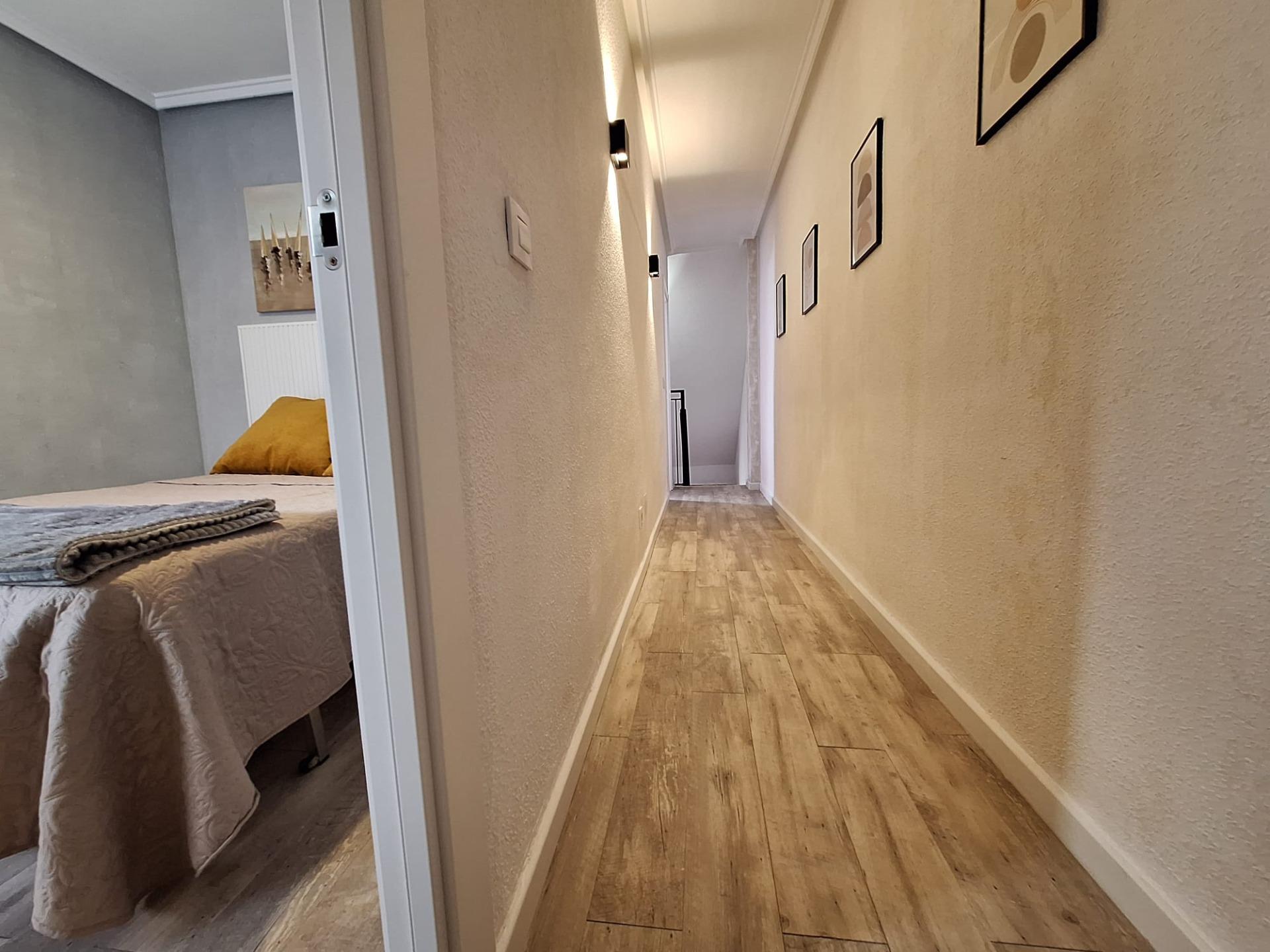 For sale - 3 Bedroom 2 Bathroom Apartment in Torrevieja - Centro  - Alicante