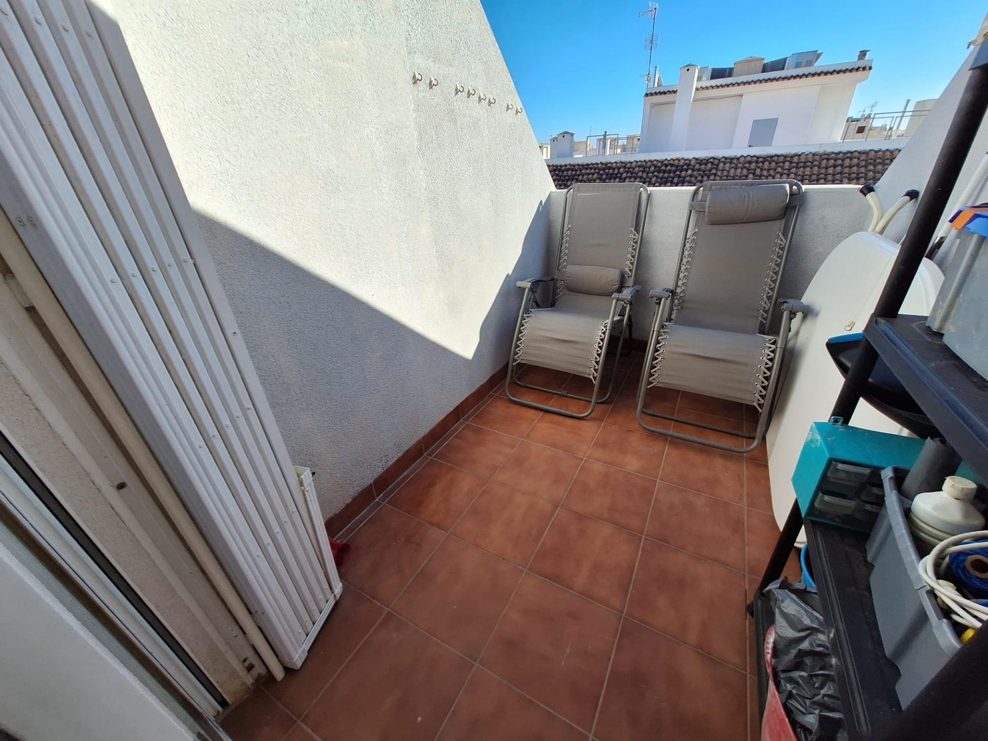 For sale - 3 Bedroom 2 Bathroom Apartment in Torrevieja - Centro  - Alicante