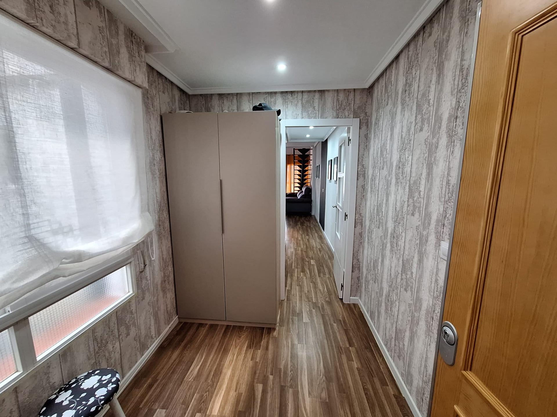 For sale - 3 Bedroom 2 Bathroom Apartment in Torrevieja - Centro  - Alicante