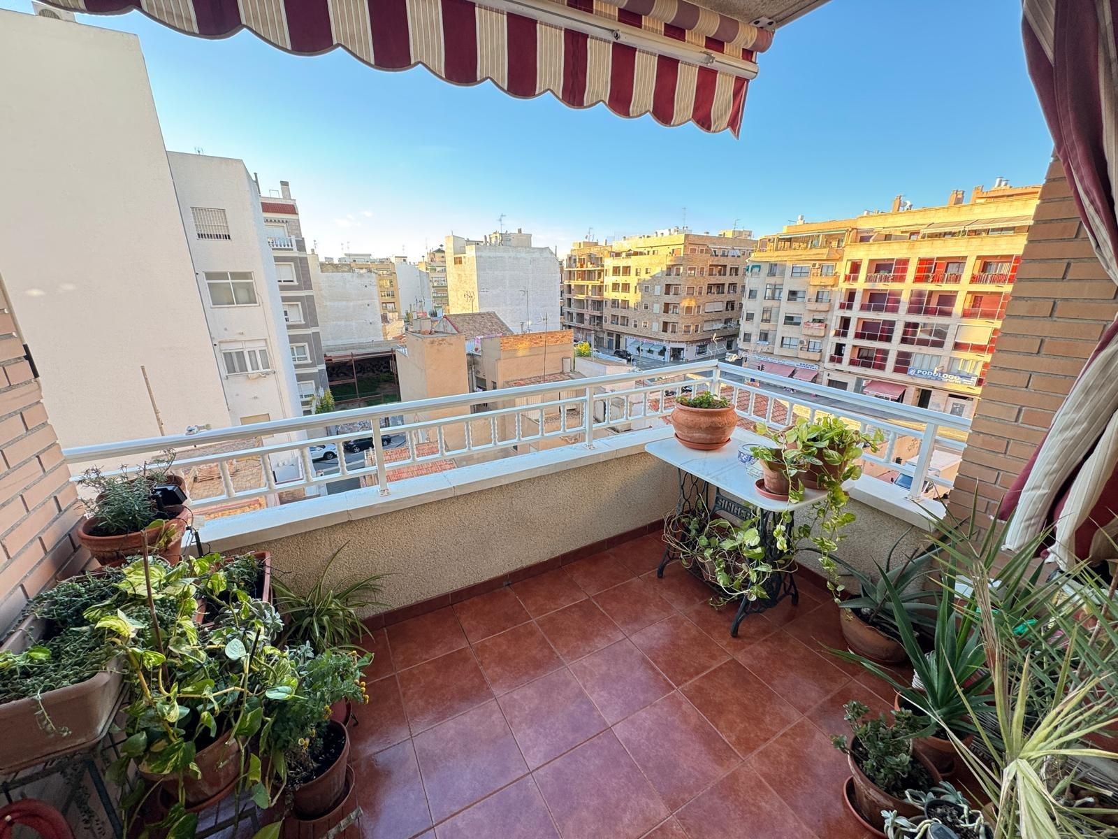 For sale - 4 Bedroom 3 Bathroom Apartment in Torrevieja - Torrevieja  - Alicante