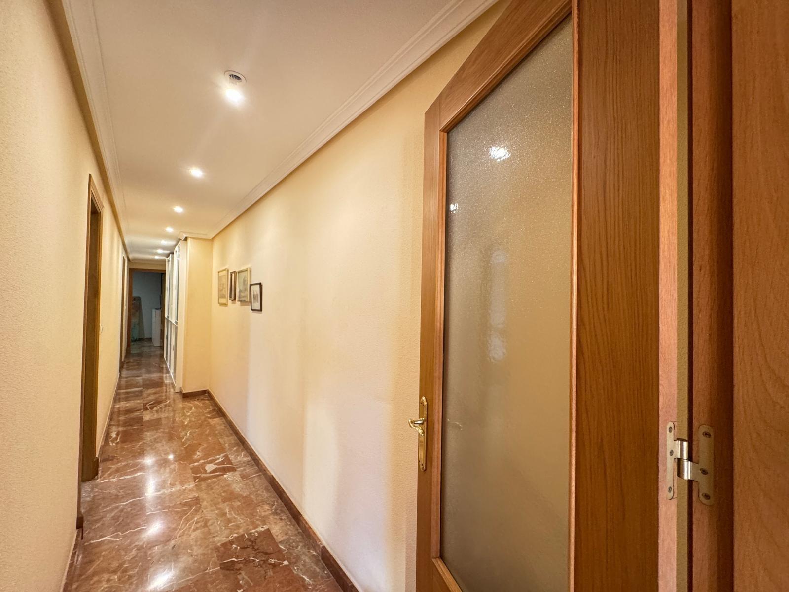 For sale - 4 Bedroom 3 Bathroom Apartment in Torrevieja - Torrevieja  - Alicante