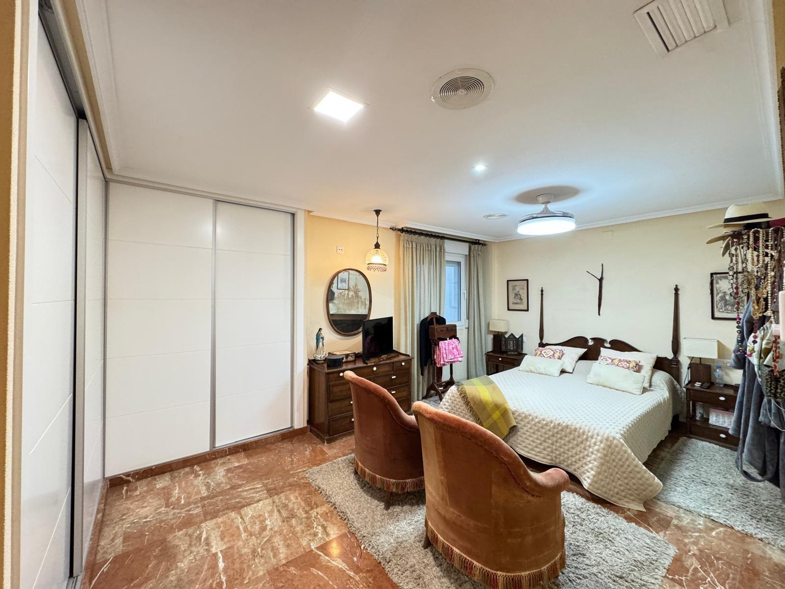For sale - 4 Bedroom 3 Bathroom Apartment in Torrevieja - Torrevieja  - Alicante