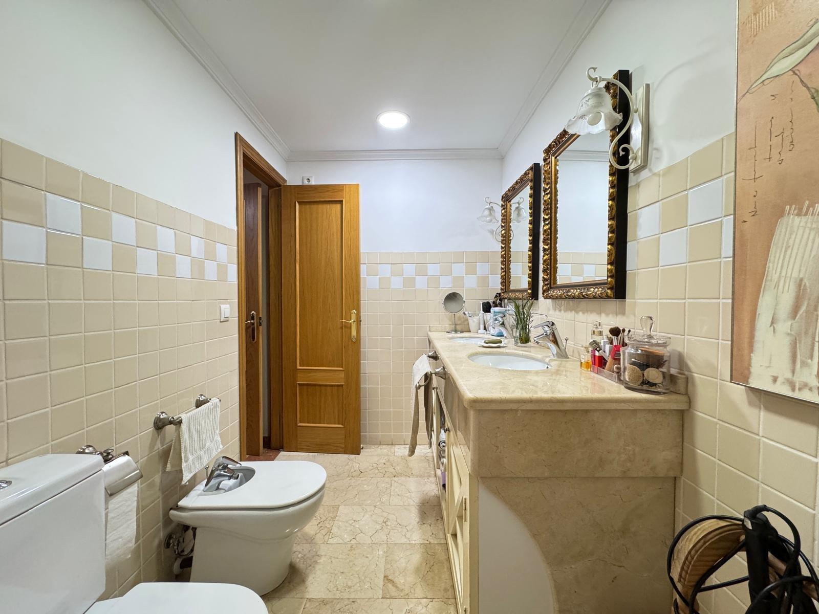 For sale - 4 Bedroom 3 Bathroom Apartment in Torrevieja - Torrevieja  - Alicante