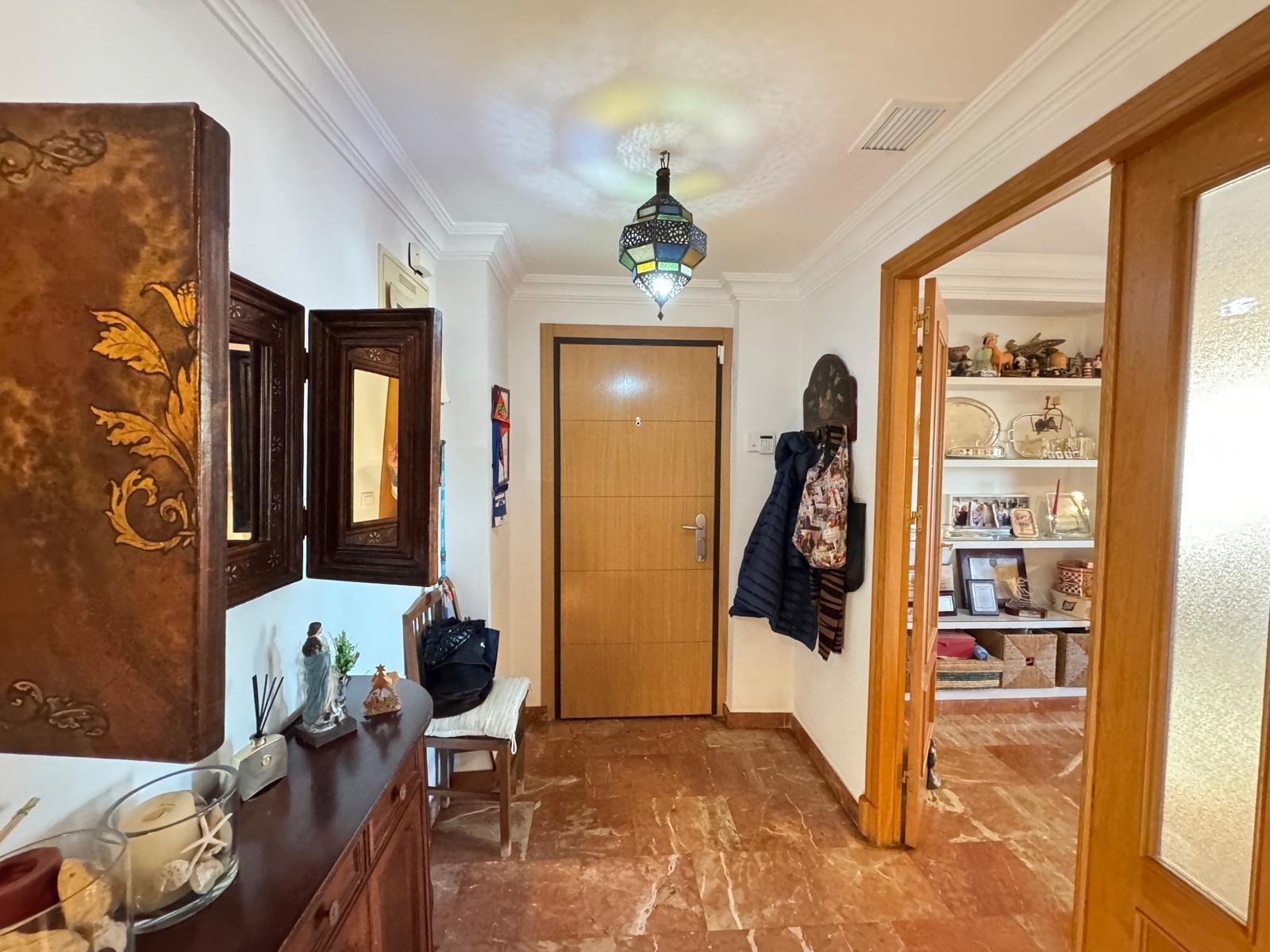 For sale - 4 Bedroom 3 Bathroom Apartment in Torrevieja - Torrevieja  - Alicante