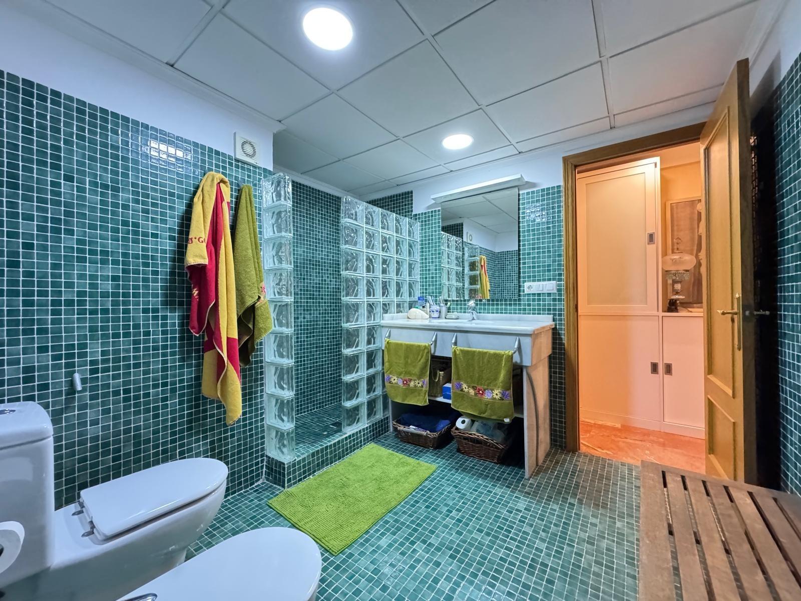 For sale - 4 Bedroom 3 Bathroom Apartment in Torrevieja - Torrevieja  - Alicante