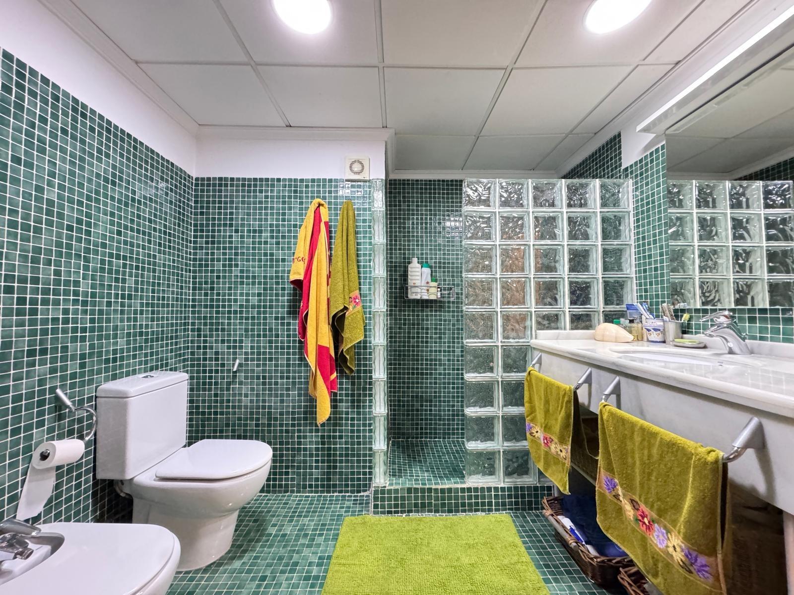 For sale - 4 Bedroom 3 Bathroom Apartment in Torrevieja - Torrevieja  - Alicante