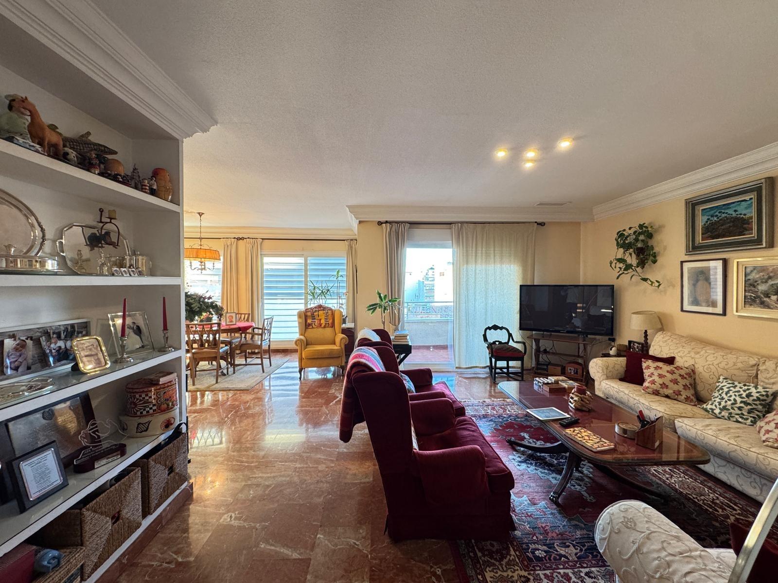 For sale - 4 Bedroom 3 Bathroom Apartment in Torrevieja - Torrevieja  - Alicante