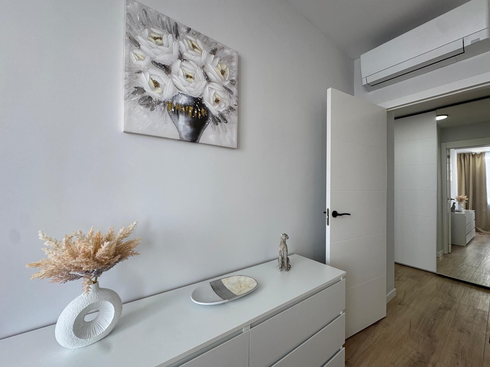 For sale - 3 Bedroom 1 Bathroom Apartment in Torrevieja - Playa Del Cura  - Alicante