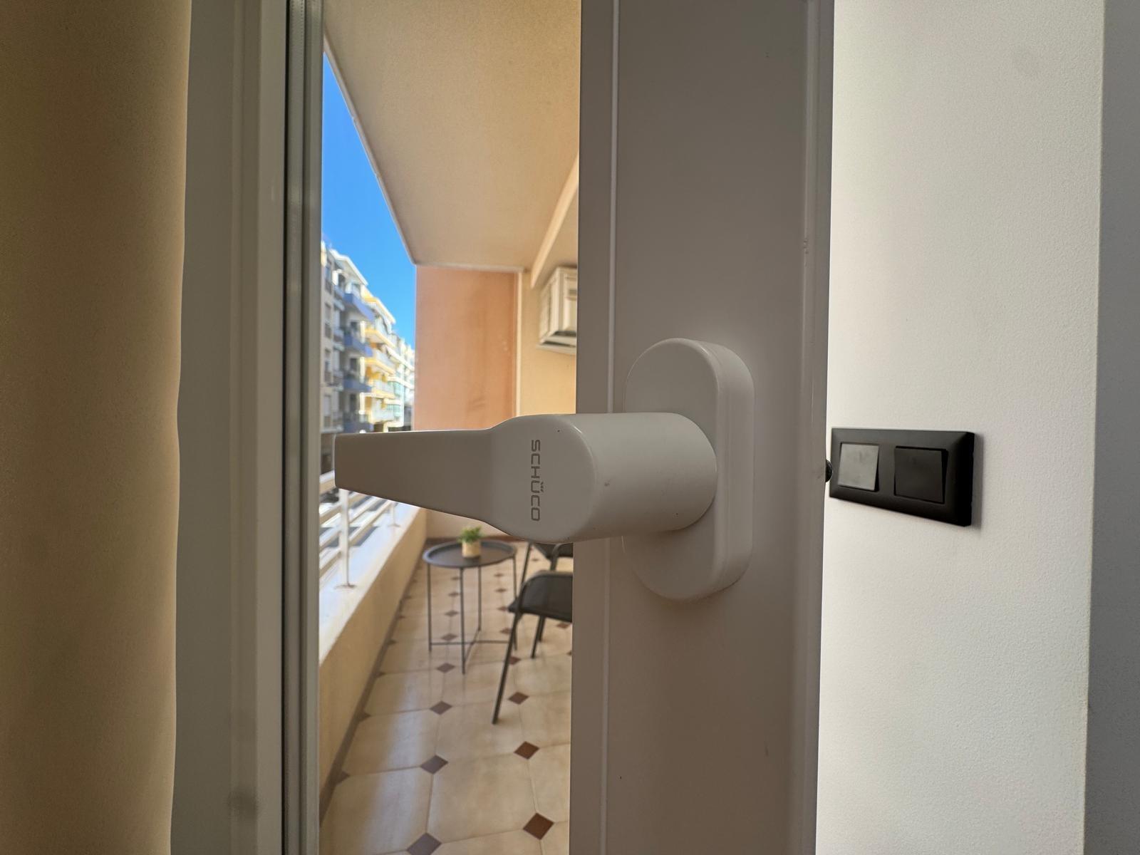 For sale - 3 Bedroom 1 Bathroom Apartment in Torrevieja - Playa Del Cura  - Alicante