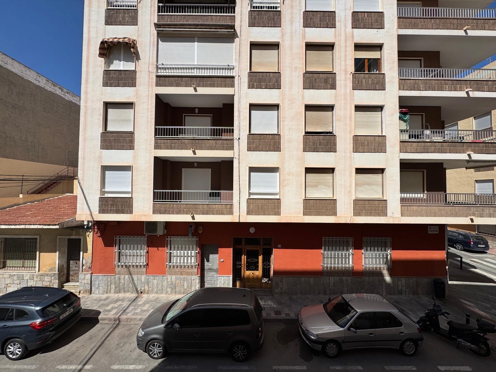 For sale - 3 Bedroom 1 Bathroom Apartment in Torrevieja - Playa Del Cura  - Alicante