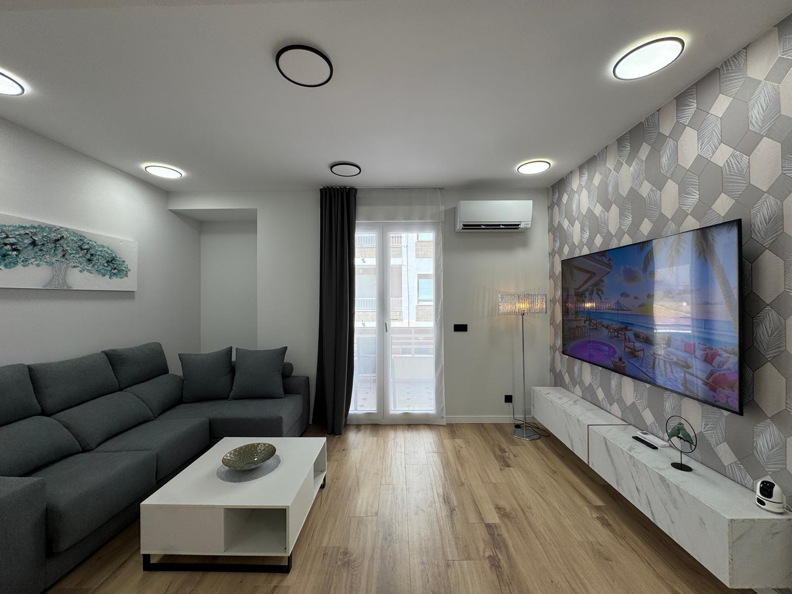 For sale - 3 Bedroom 1 Bathroom Apartment in Torrevieja - Playa Del Cura  - Alicante