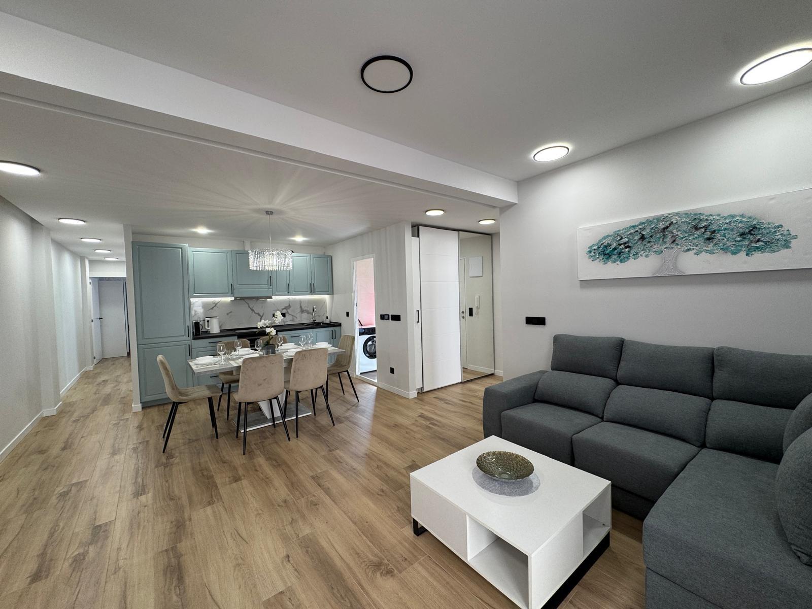 For sale - 3 Bedroom 1 Bathroom Apartment in Torrevieja - Playa Del Cura  - Alicante