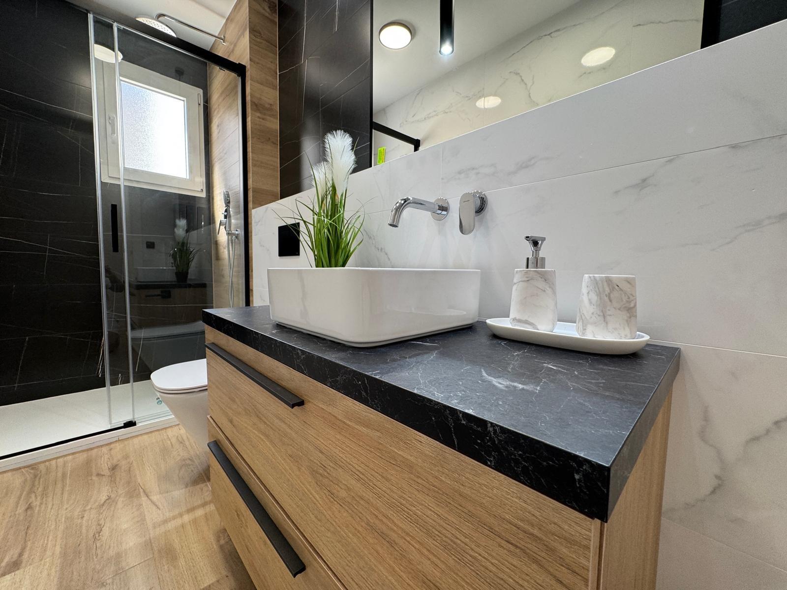 For sale - 3 Bedroom 1 Bathroom Apartment in Torrevieja - Playa Del Cura  - Alicante