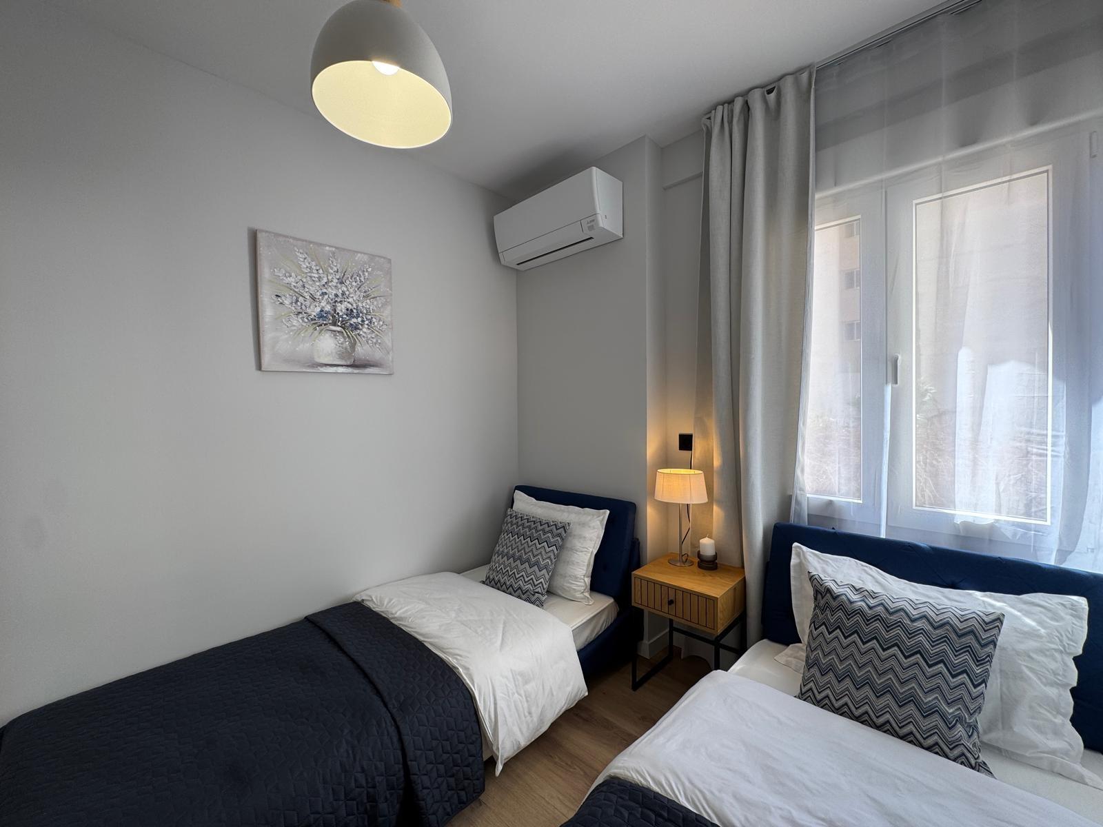 For sale - 3 Bedroom 1 Bathroom Apartment in Torrevieja - Playa Del Cura  - Alicante