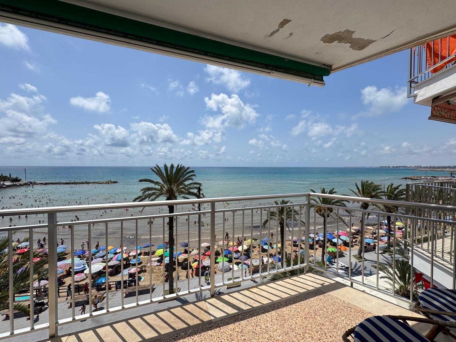 For sale - 3 Bedroom 2 Bathroom Apartment in Torrevieja - Playa Del Cura  - Alicante