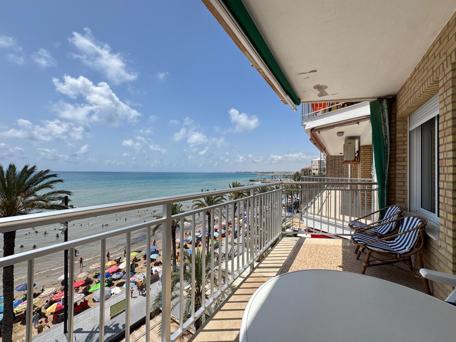 For sale - 3 Bedroom 2 Bathroom Apartment in Torrevieja - Playa Del Cura  - Alicante