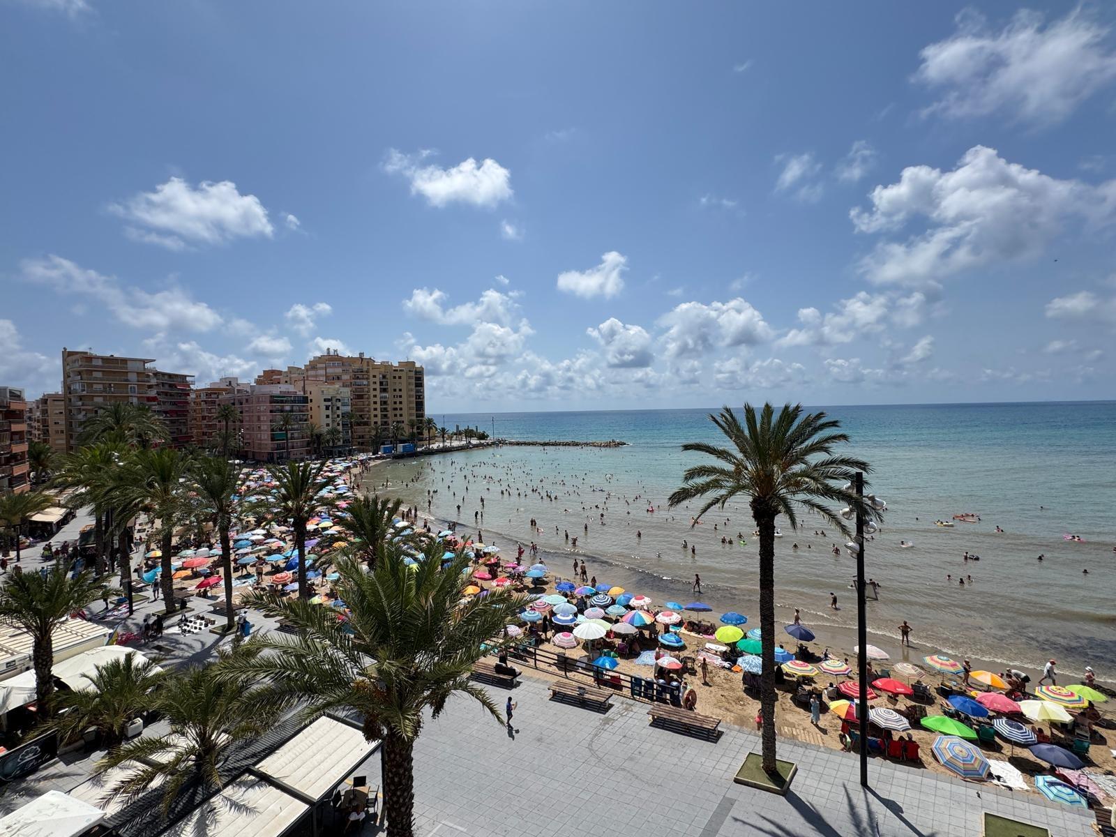 For sale - 3 Bedroom 2 Bathroom Apartment in Torrevieja - Playa Del Cura  - Alicante